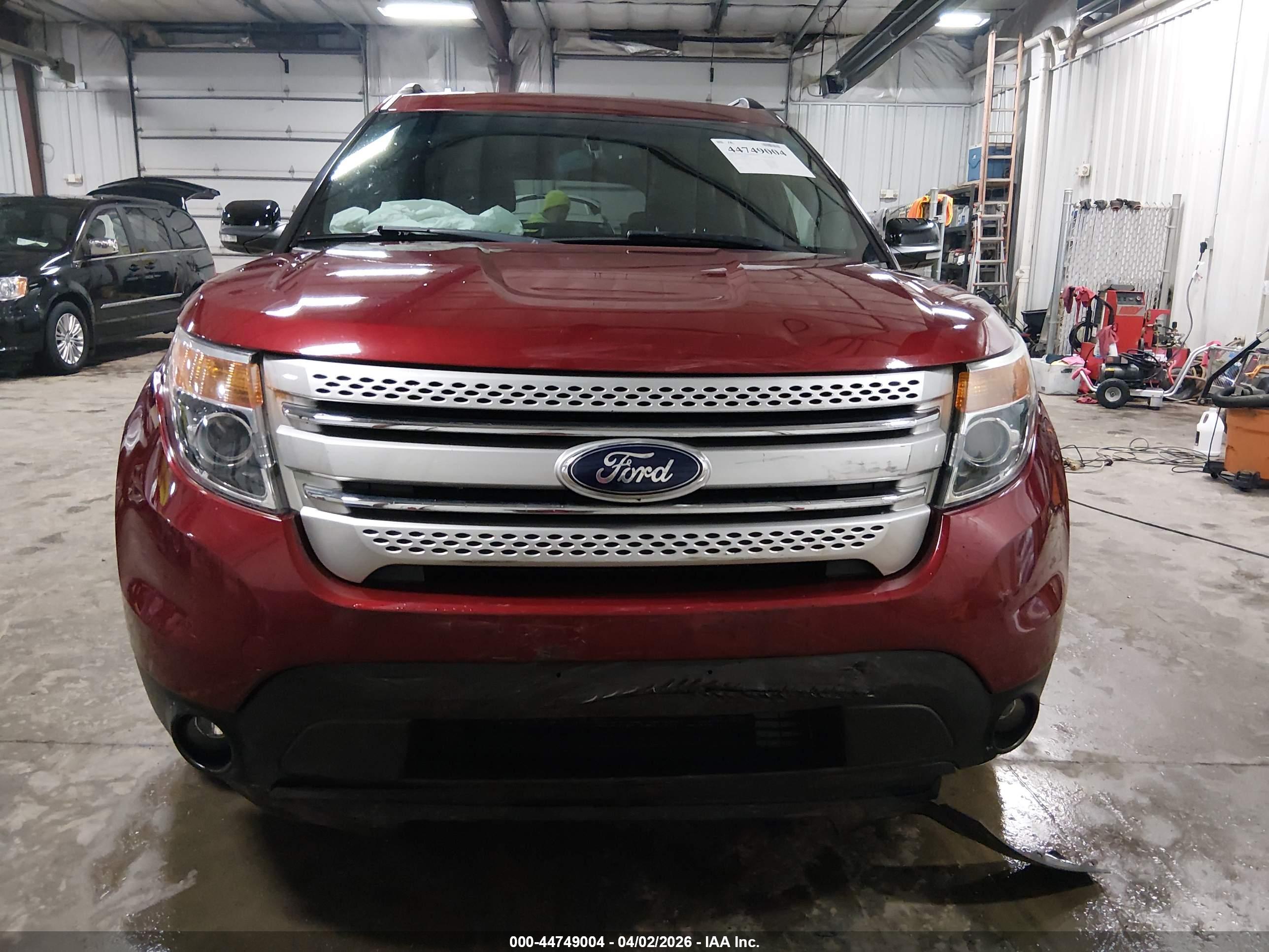 FORD EXPLORER image 6