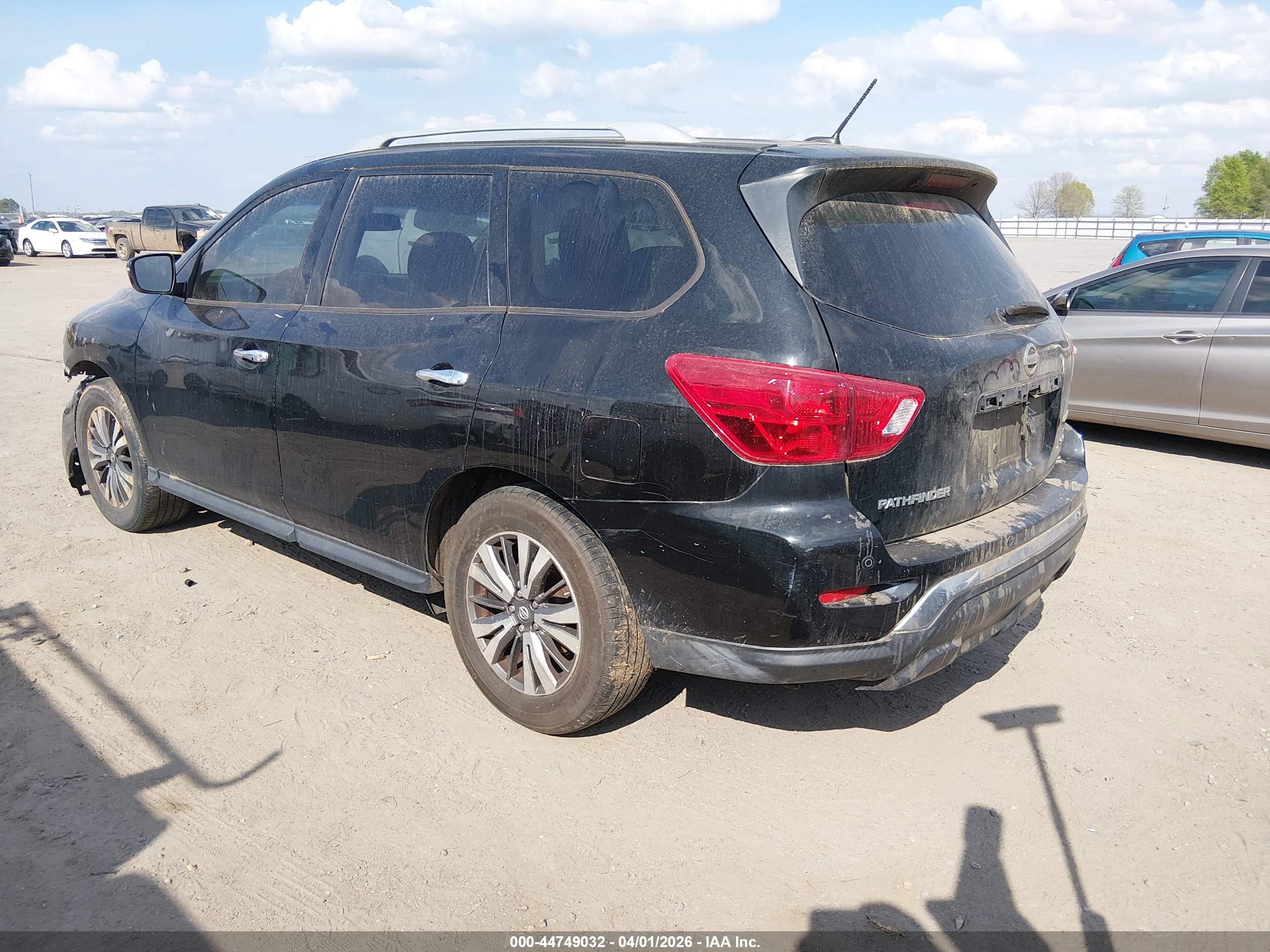NISSAN PATHFINDER image 3
