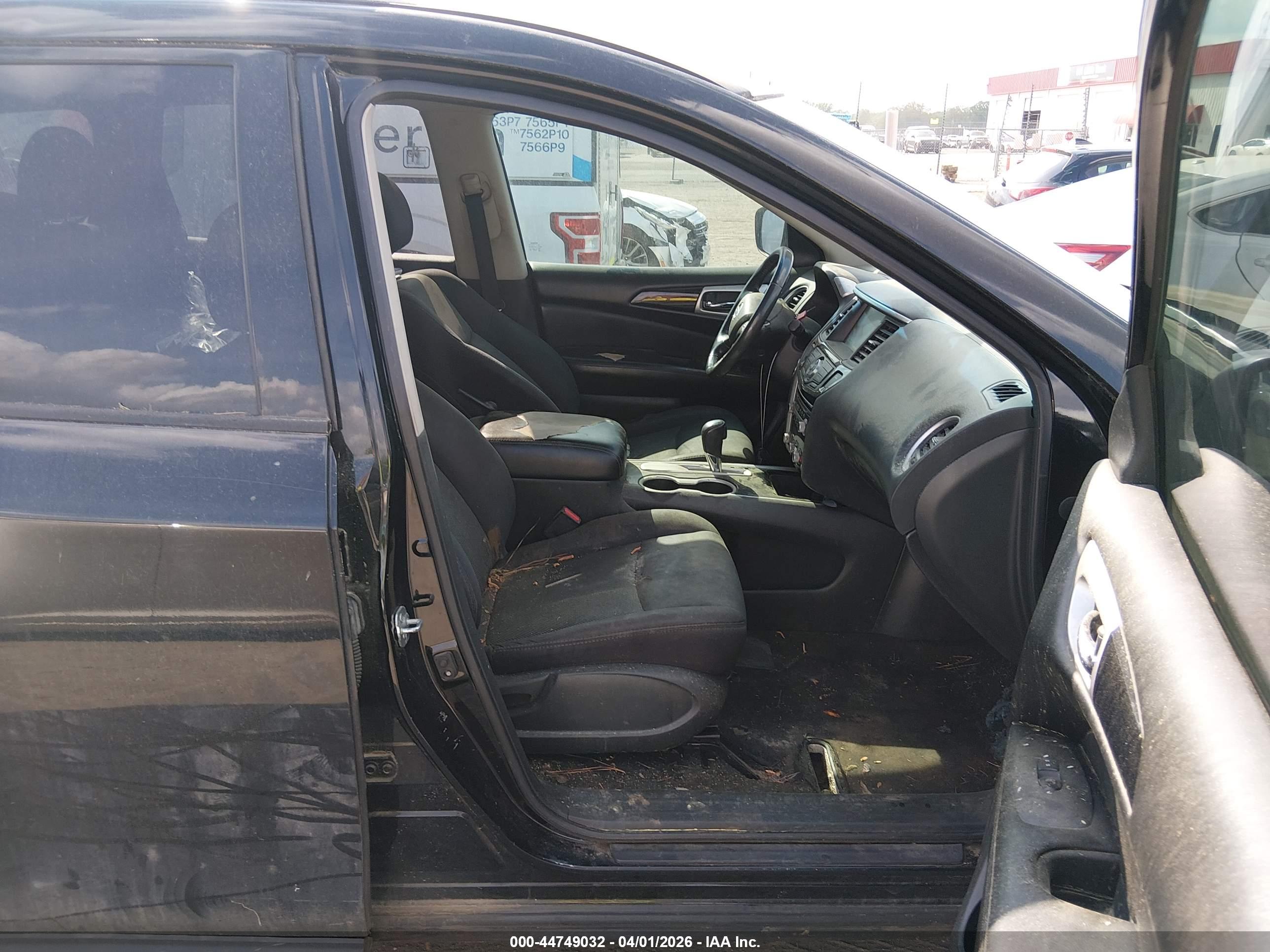 NISSAN PATHFINDER image 5