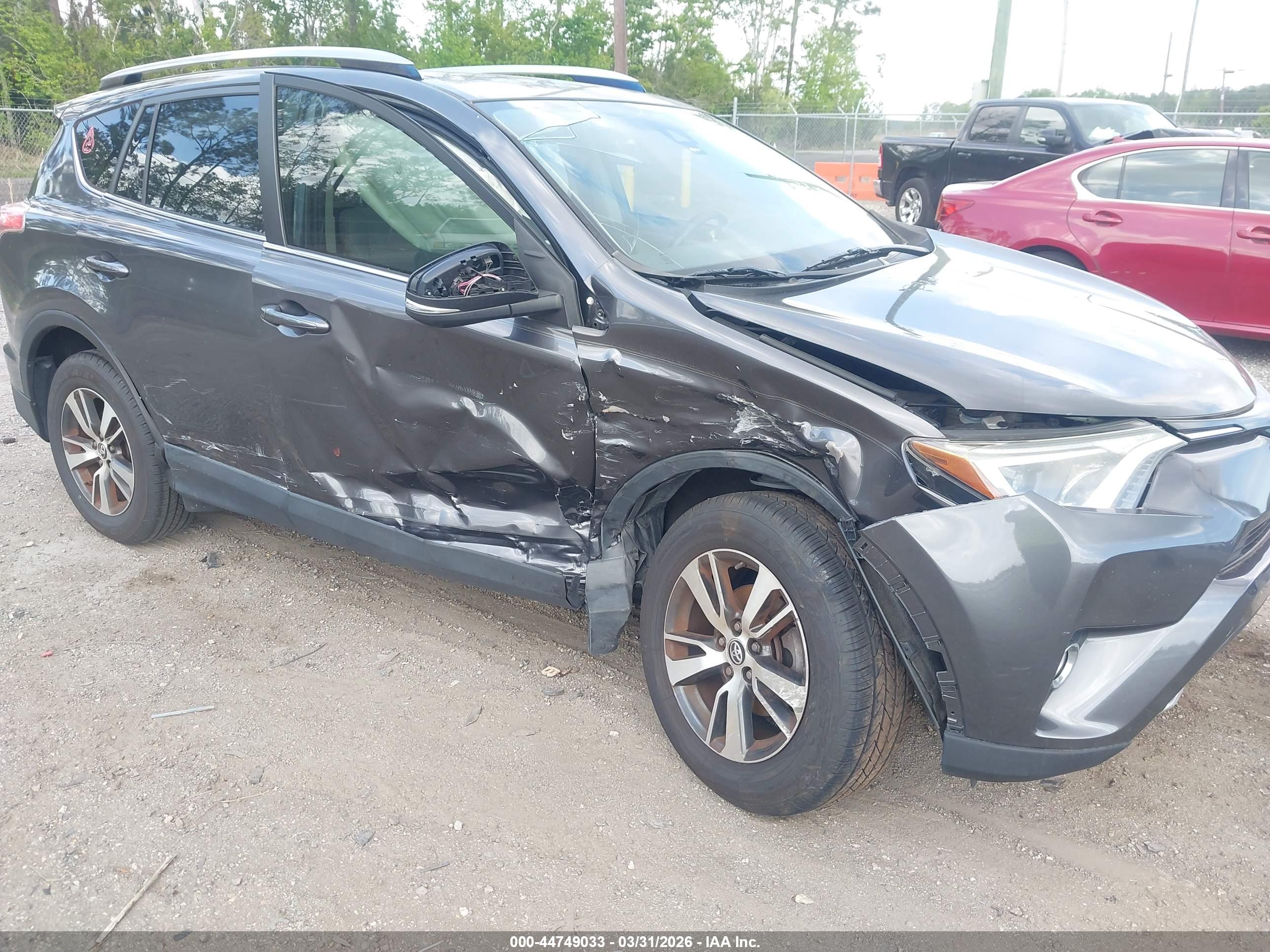 TOYOTA RAV4 image 6