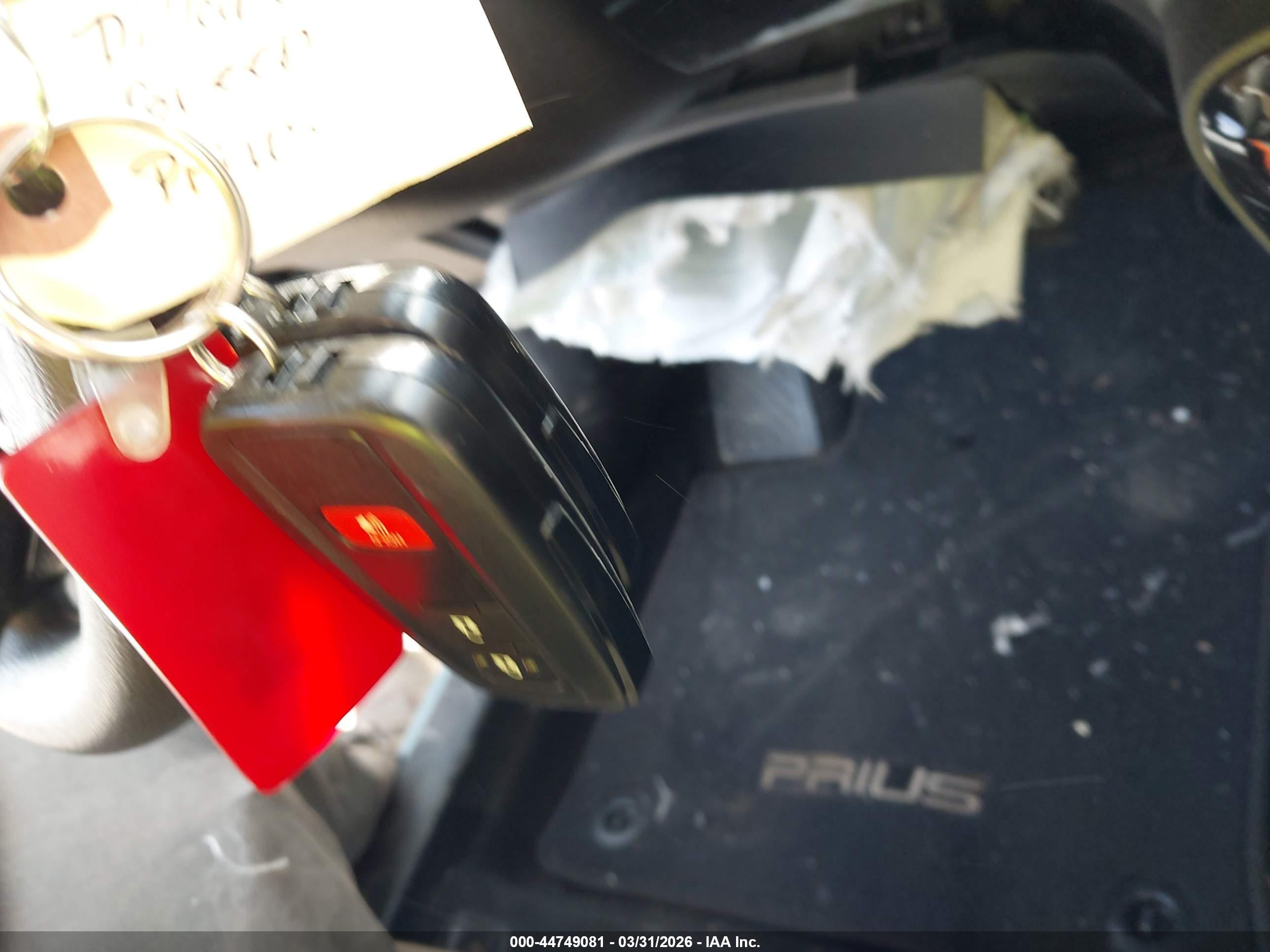 TOYOTA PRIUS image 11