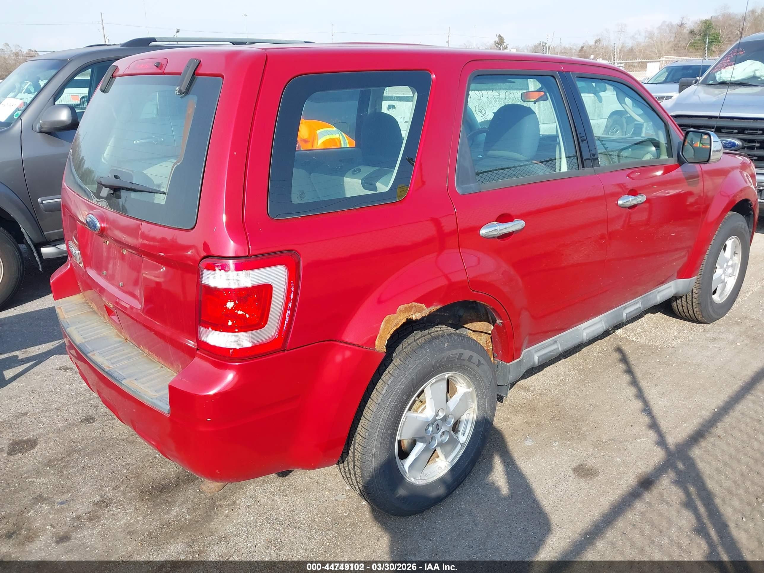 FORD ESCAPE image 4