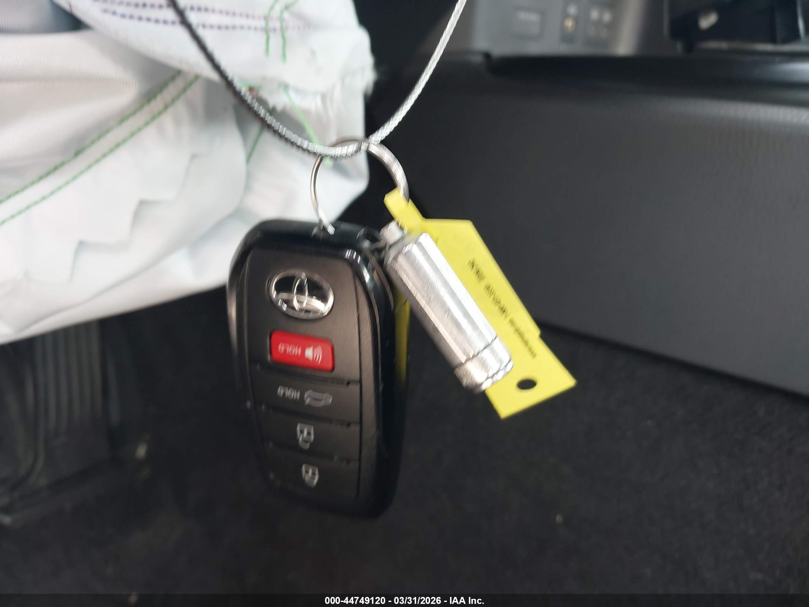 TOYOTA CAMRY image 11