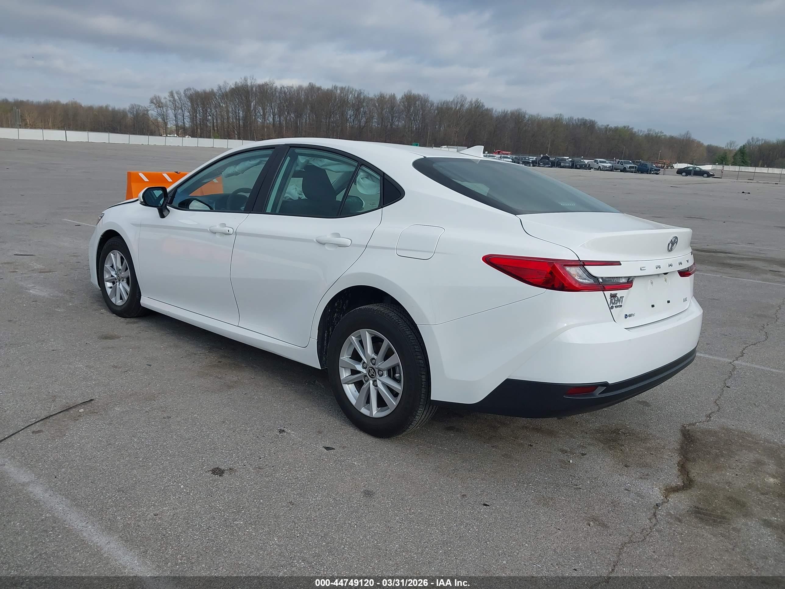 TOYOTA CAMRY image 3
