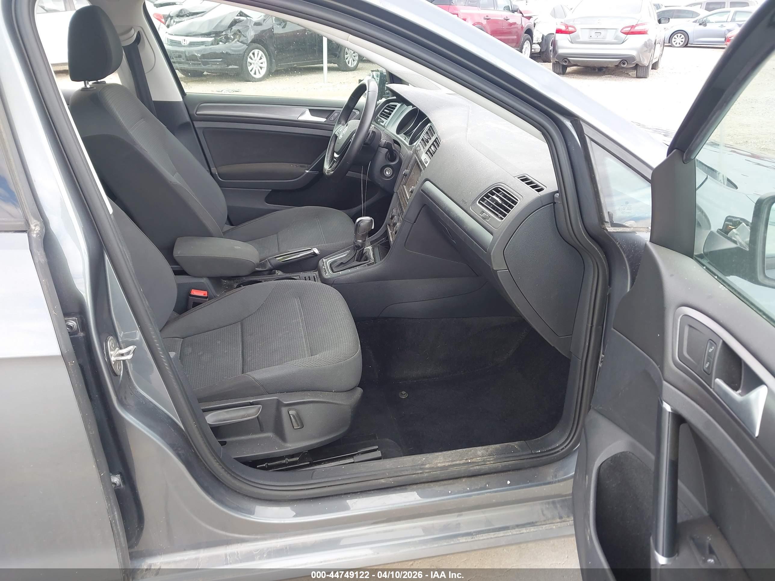 VOLKSWAGEN GOLF image 5