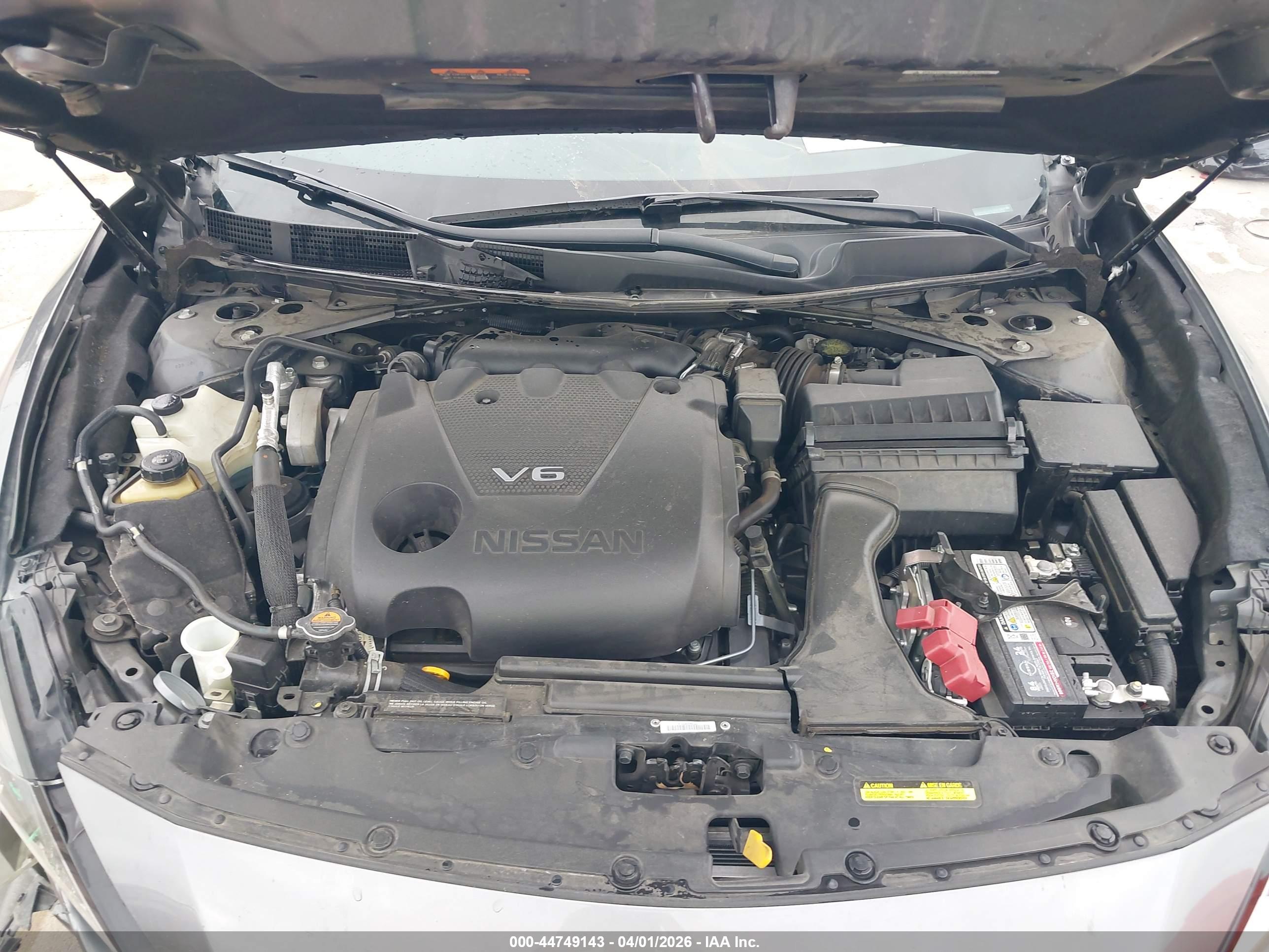 NISSAN MAXIMA image 10