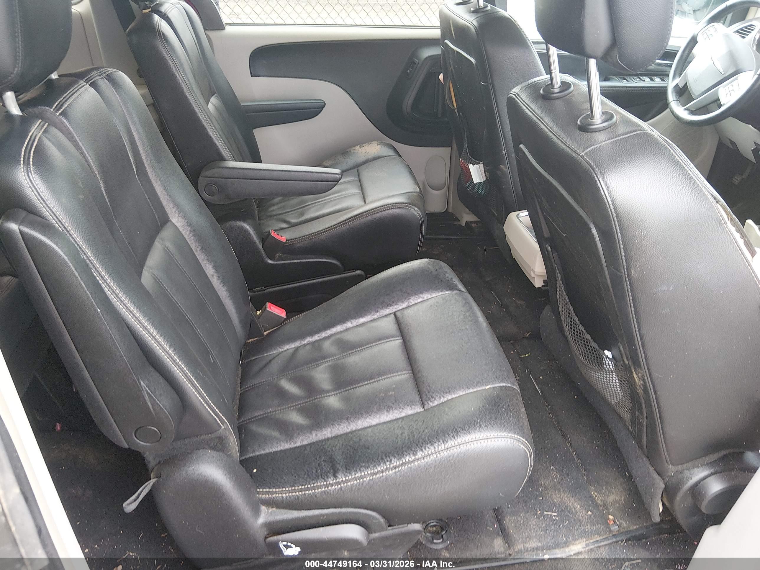 CHRYSLER TOWN image 8