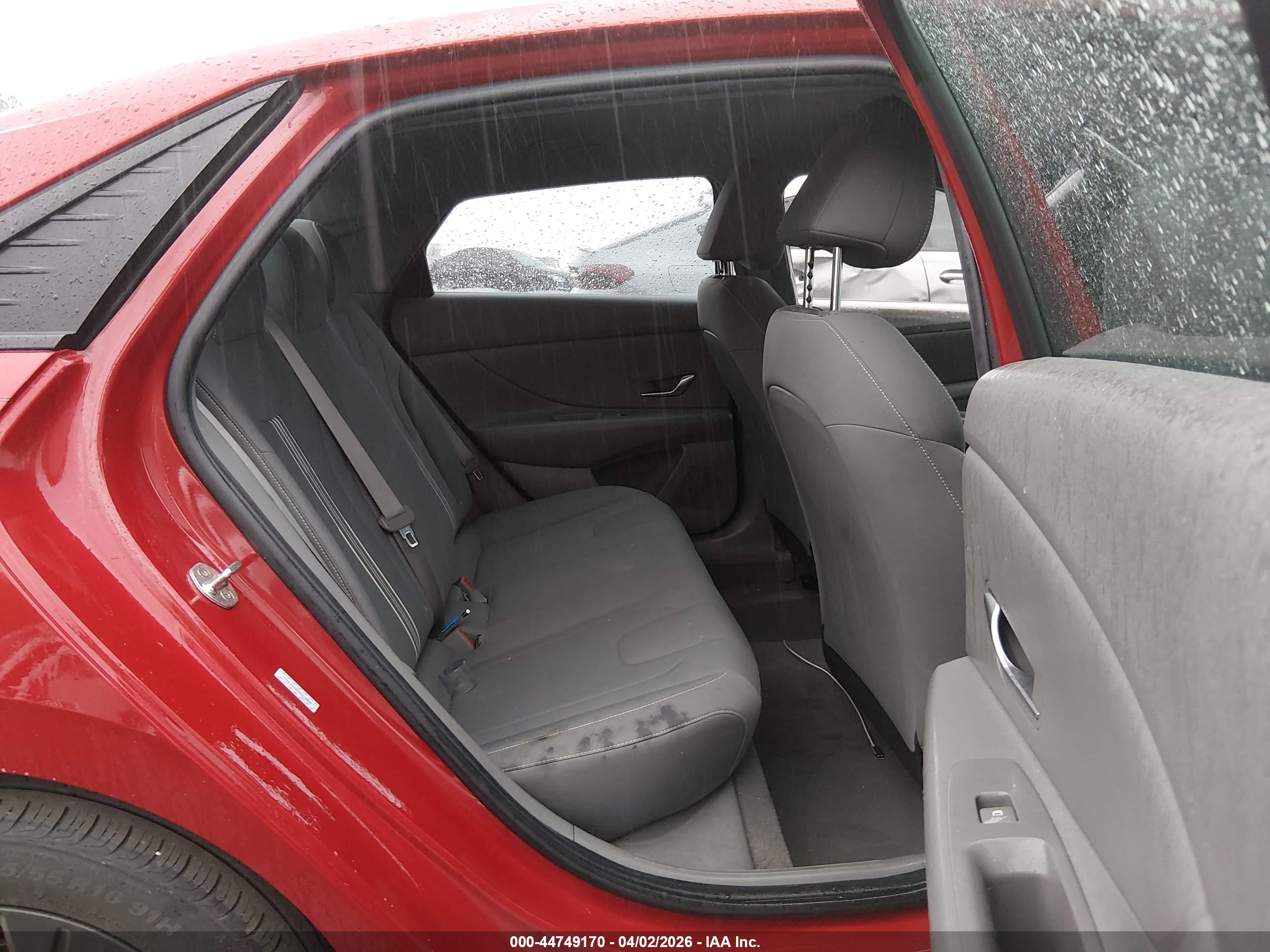 HYUNDAI ELANTRA image 8