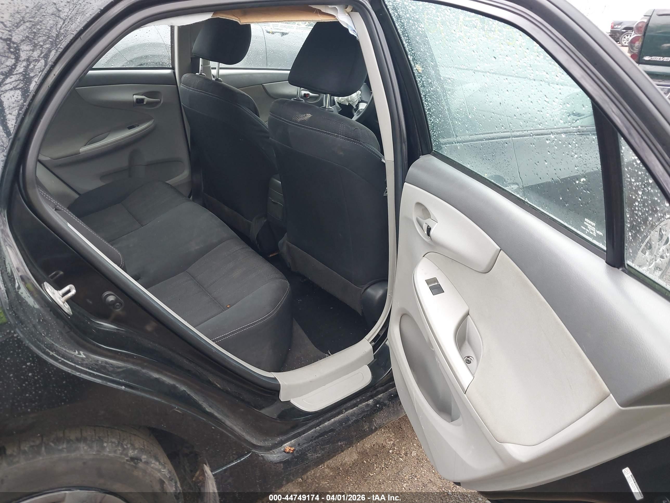 TOYOTA COROLLA image 8