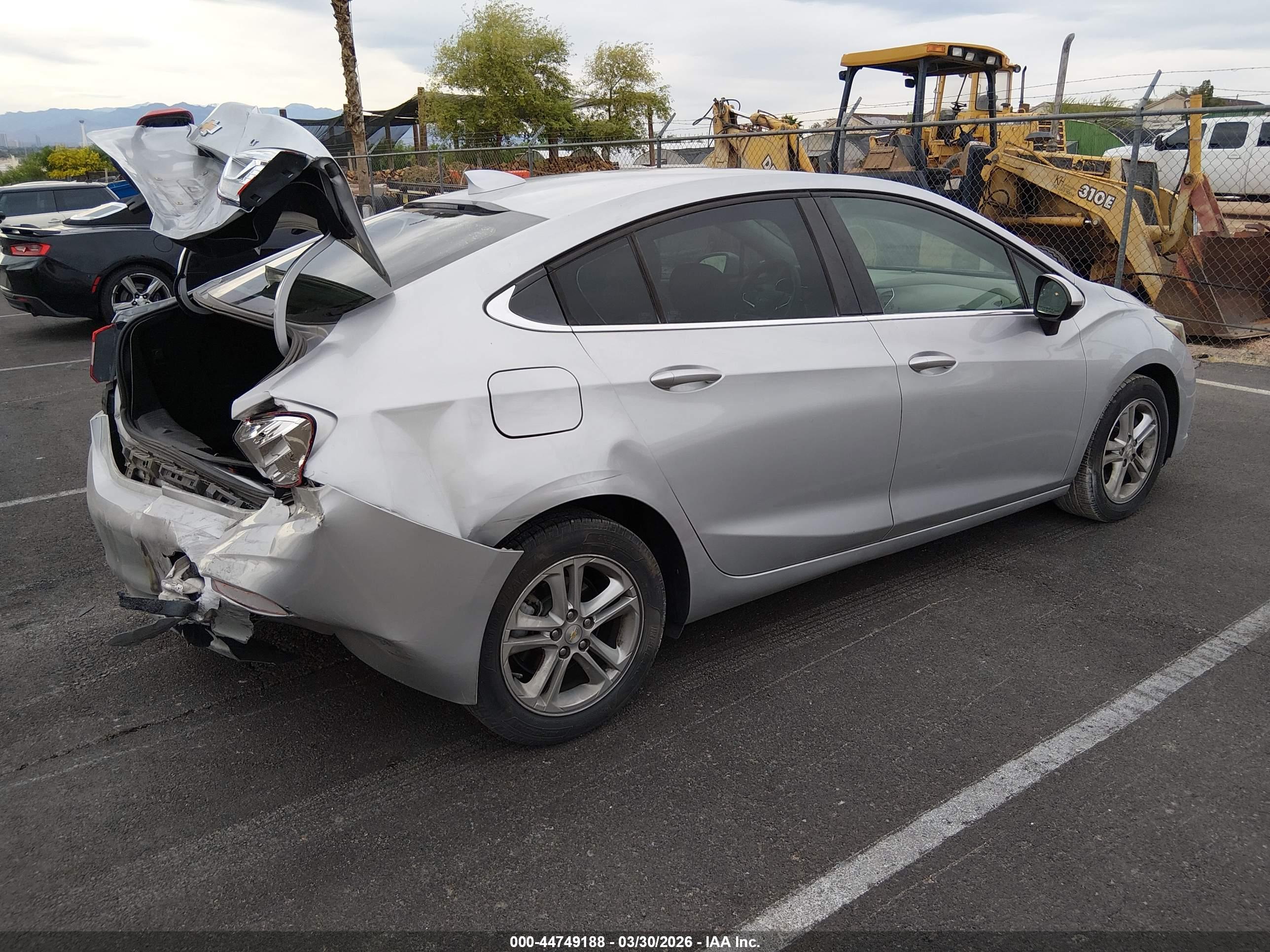 CHEVROLET CRUZE image 4