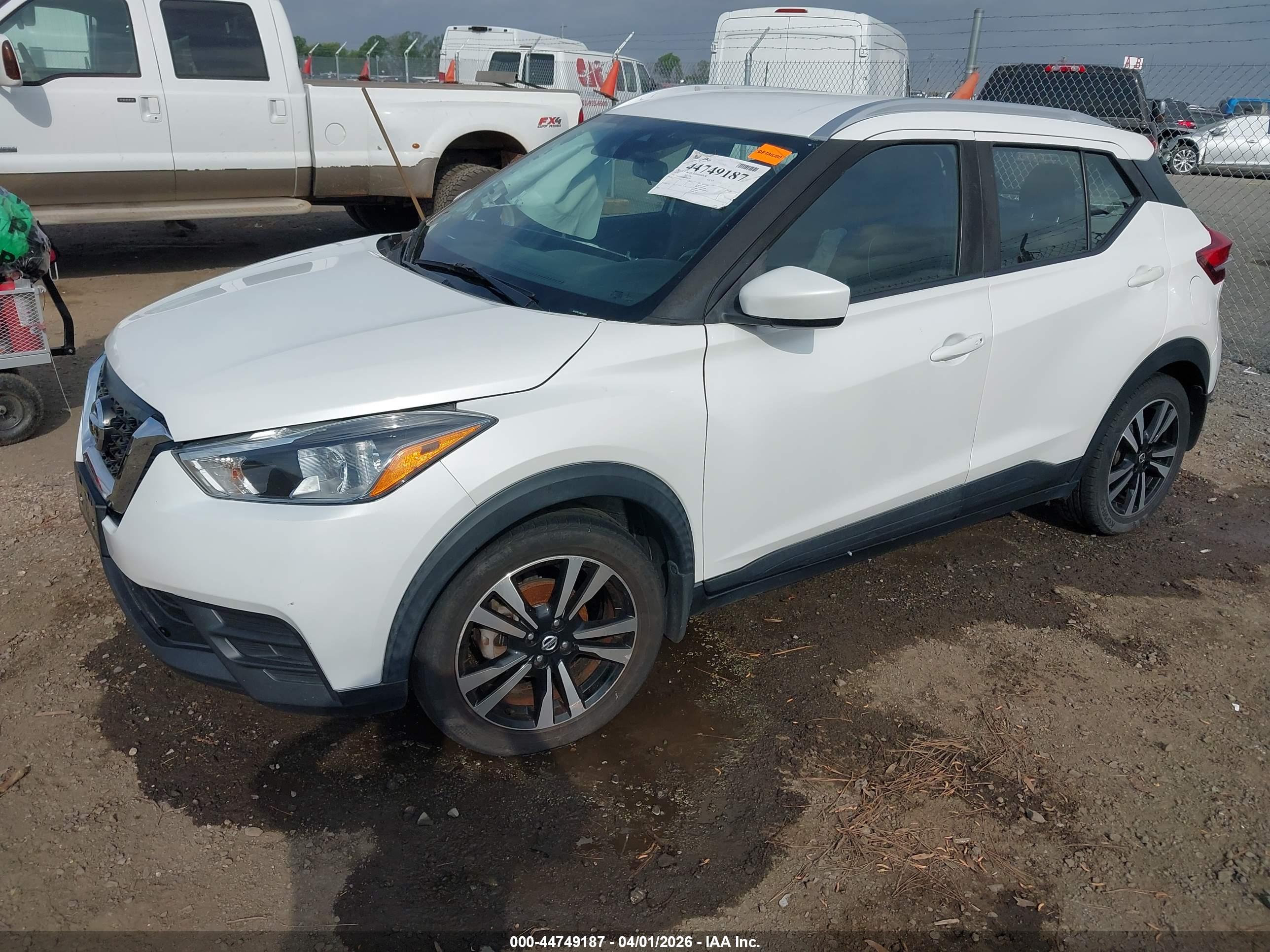 NISSAN KICKS image 2
