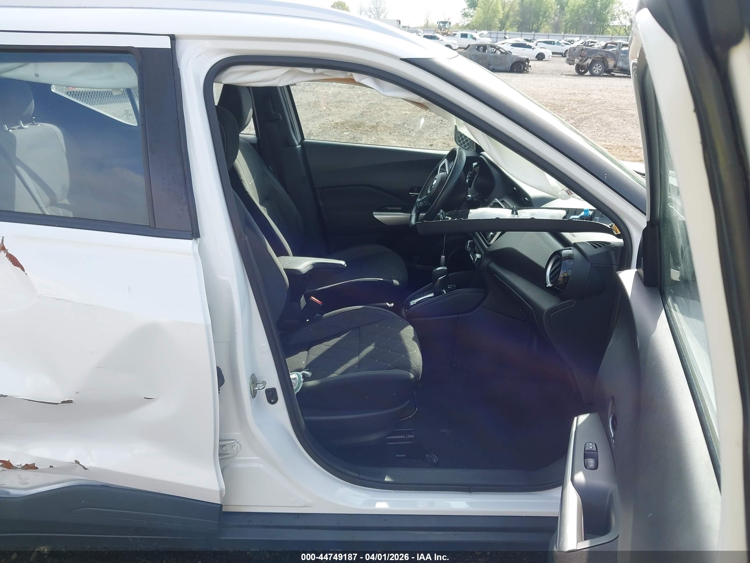 NISSAN KICKS image 5