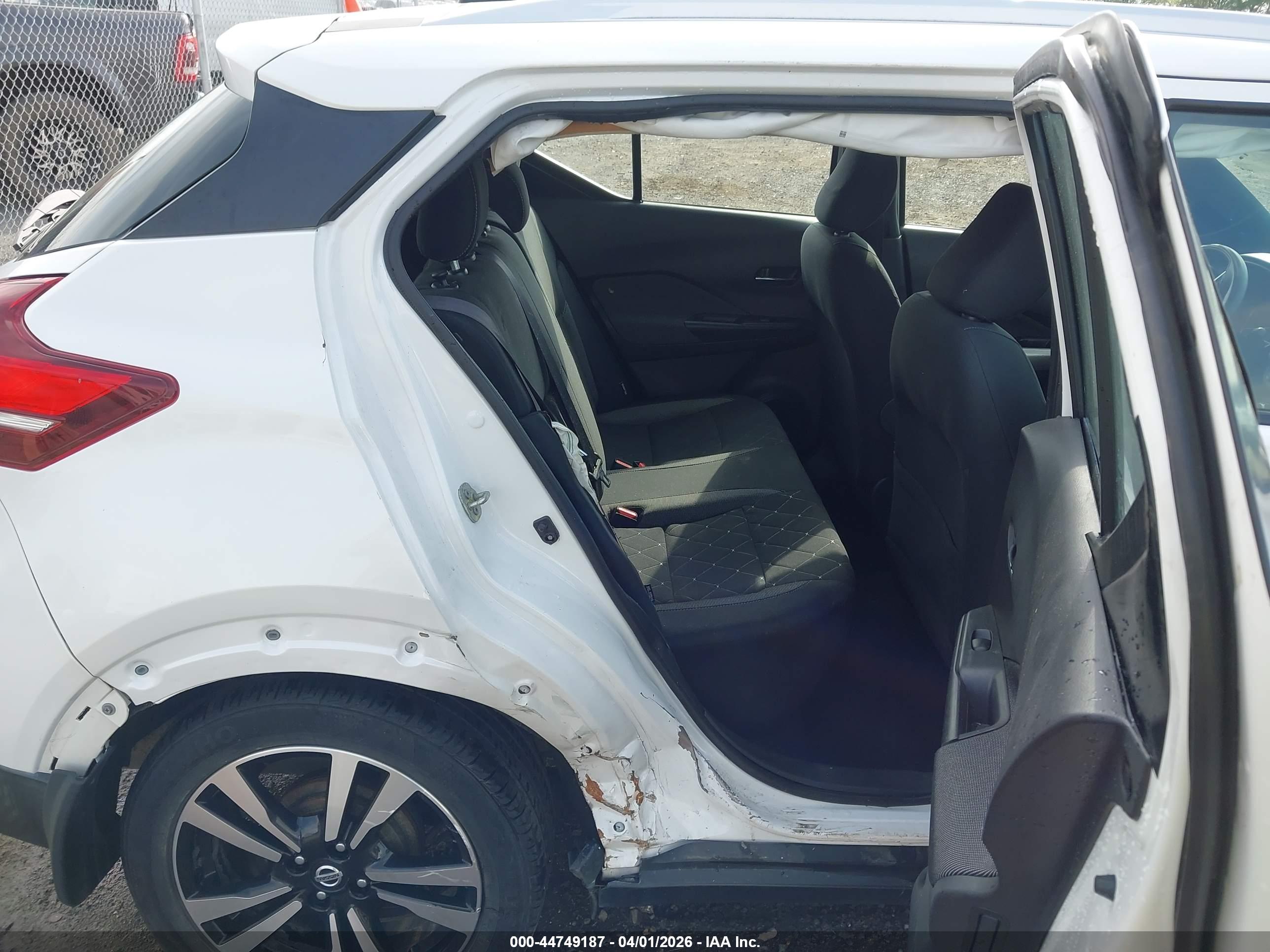 NISSAN KICKS image 8