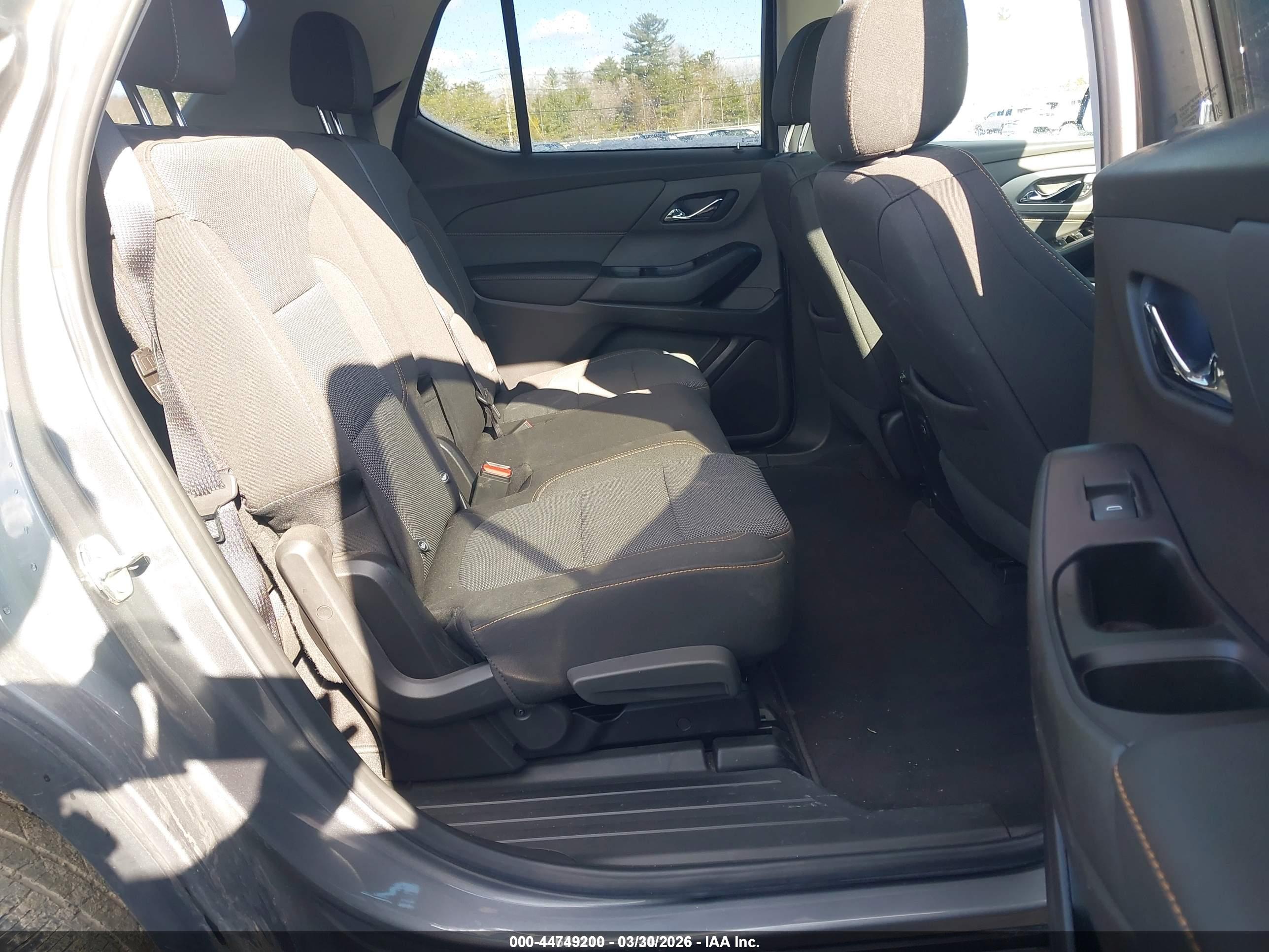 CHEVROLET TRAVERSE image 8