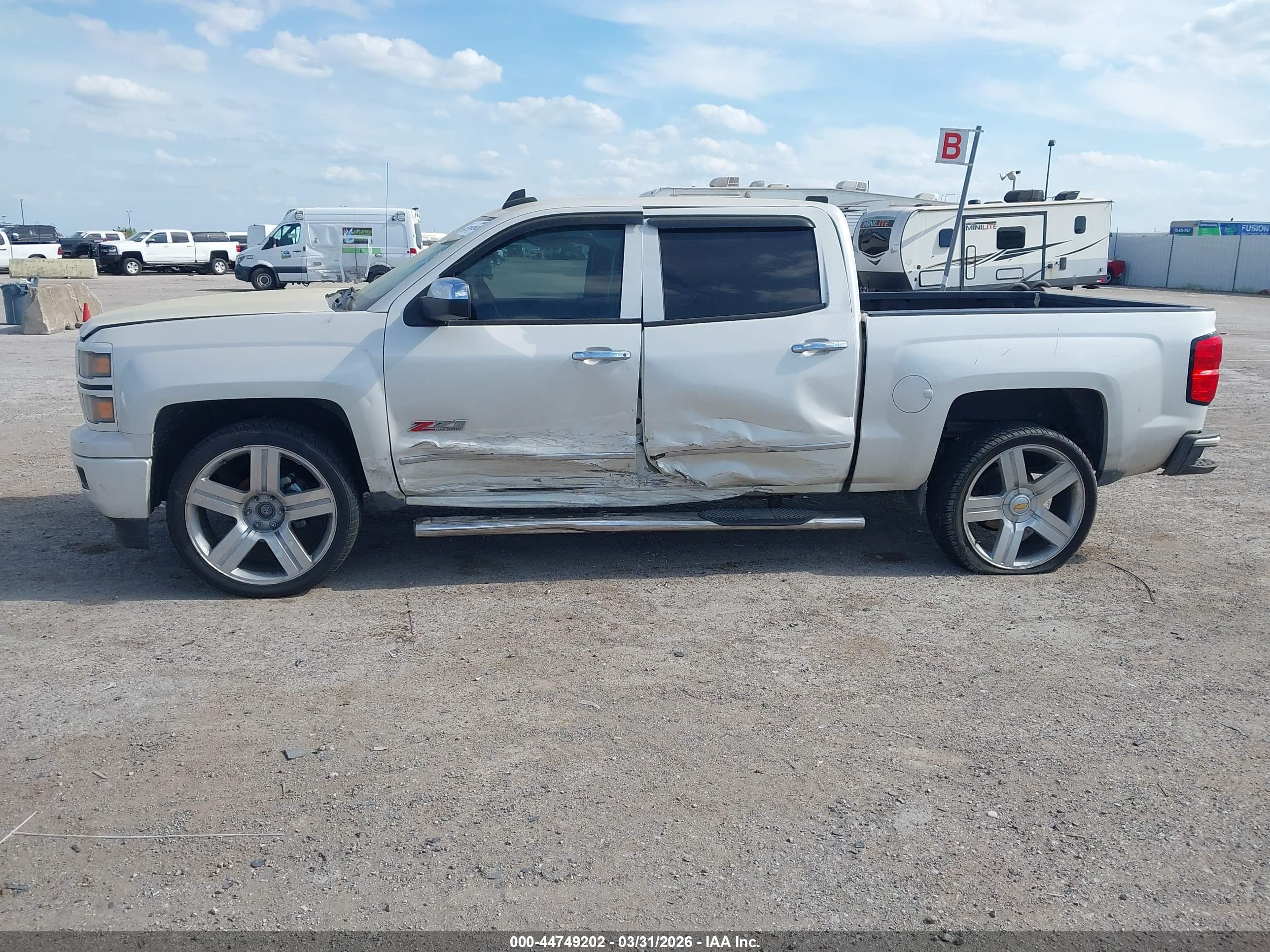 CHEVROLET SILVERADO image 6