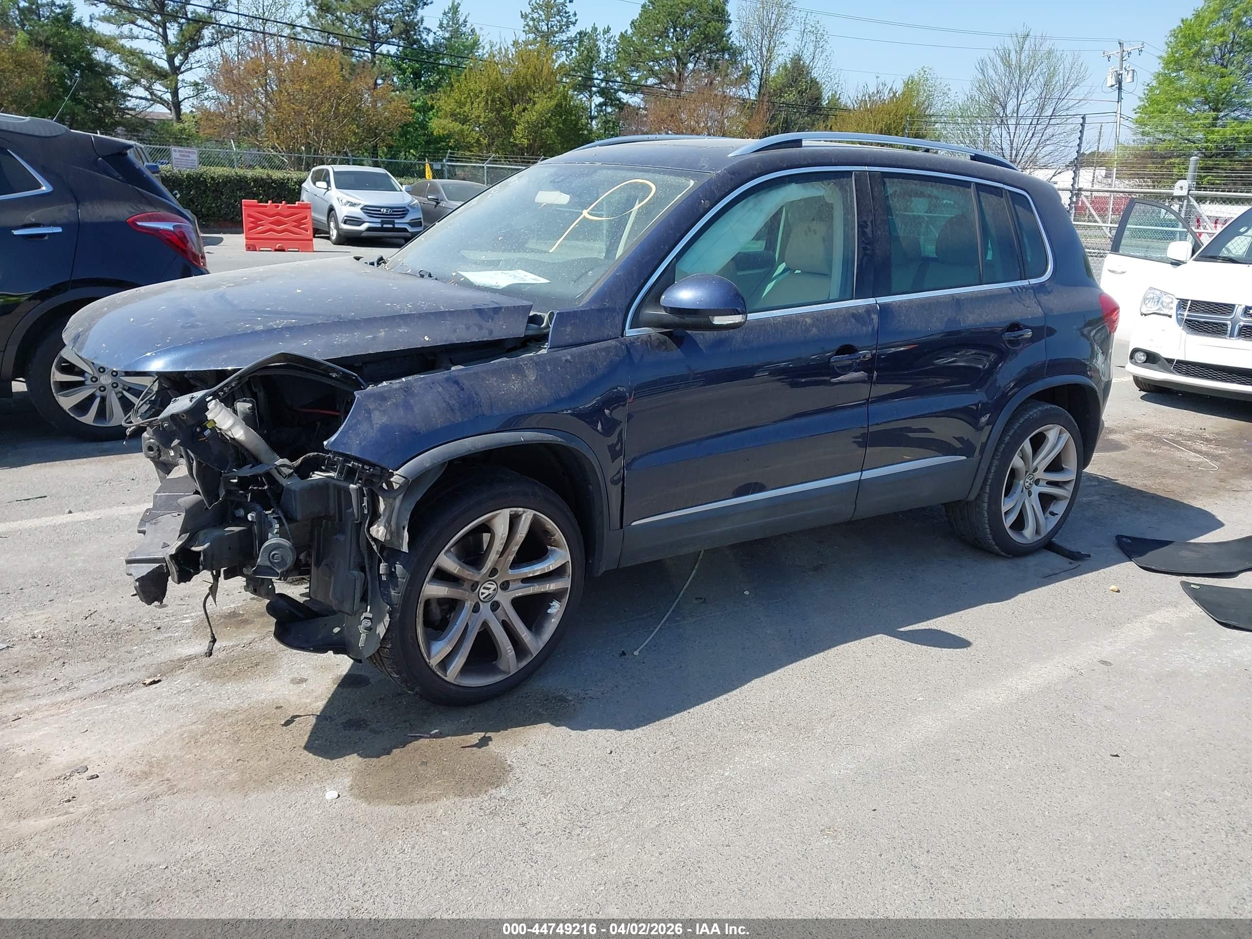 VOLKSWAGEN TIGUAN image 2