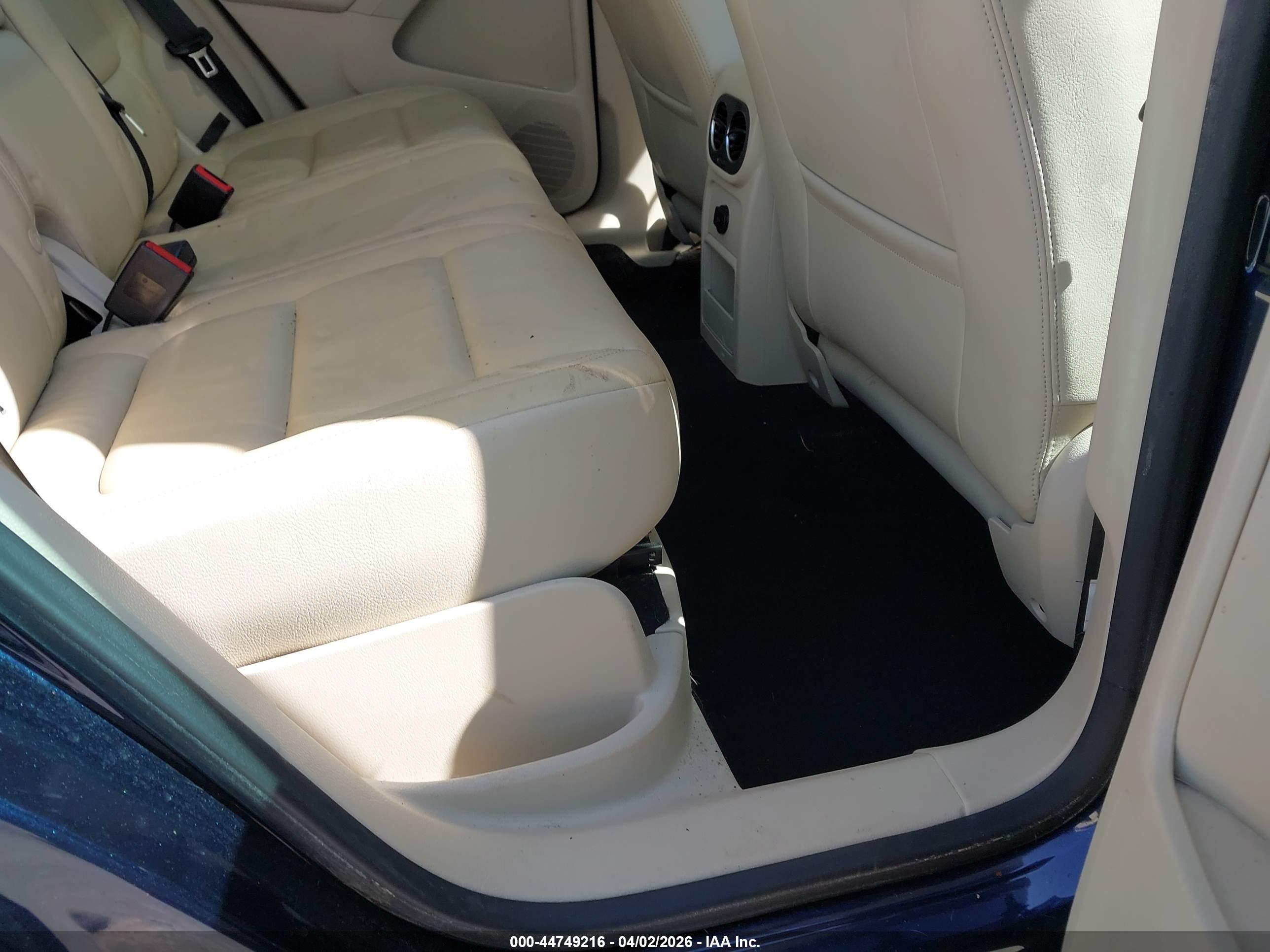 VOLKSWAGEN TIGUAN image 8
