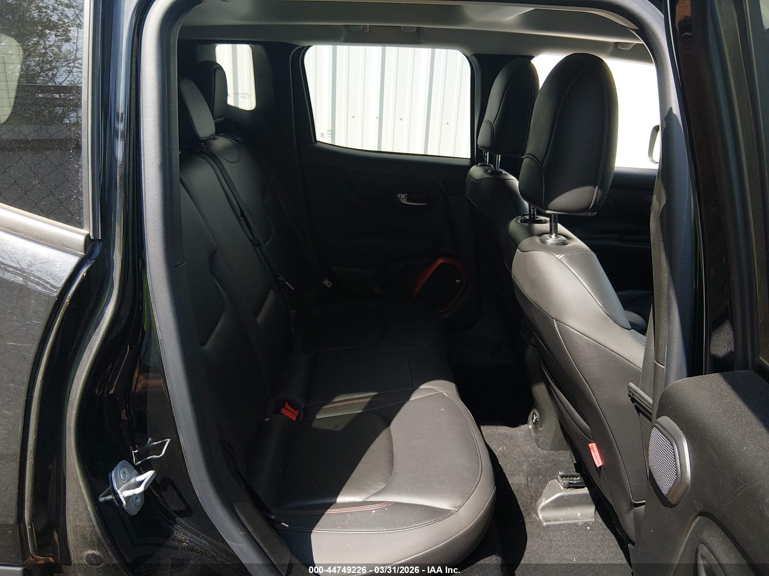 JEEP RENEGADE image 8
