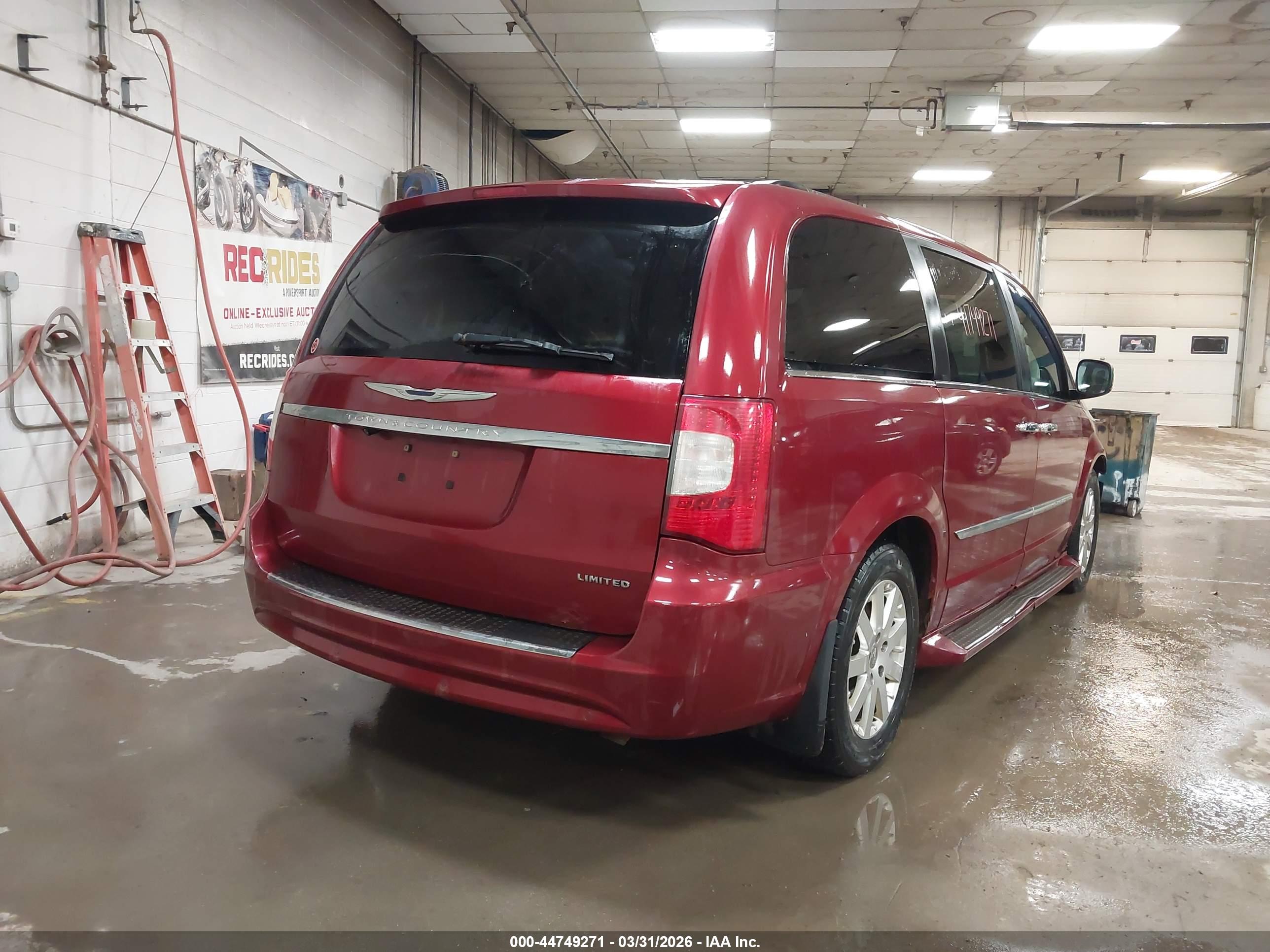 CHRYSLER TOWN image 4