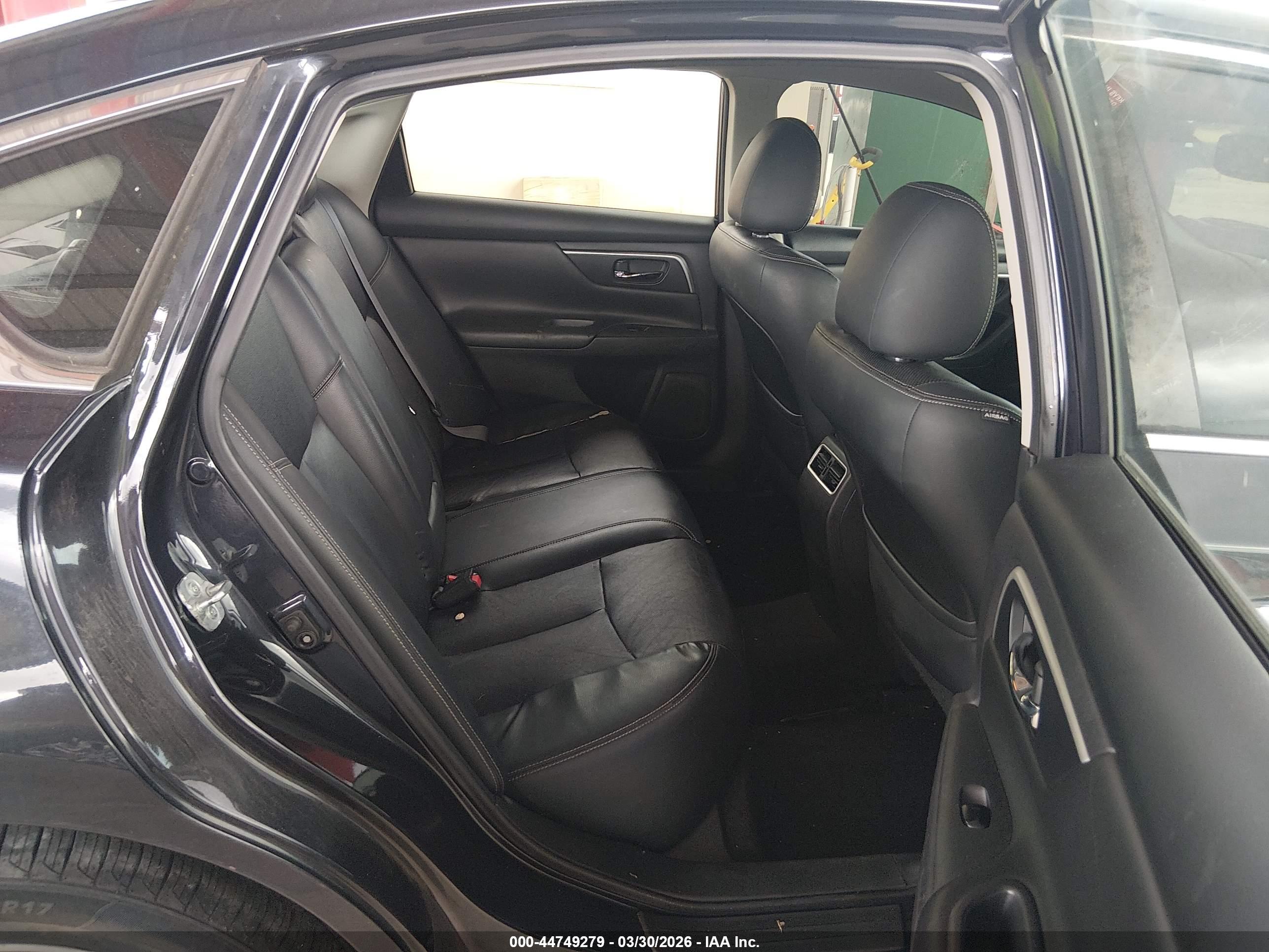 NISSAN ALTIMA image 8