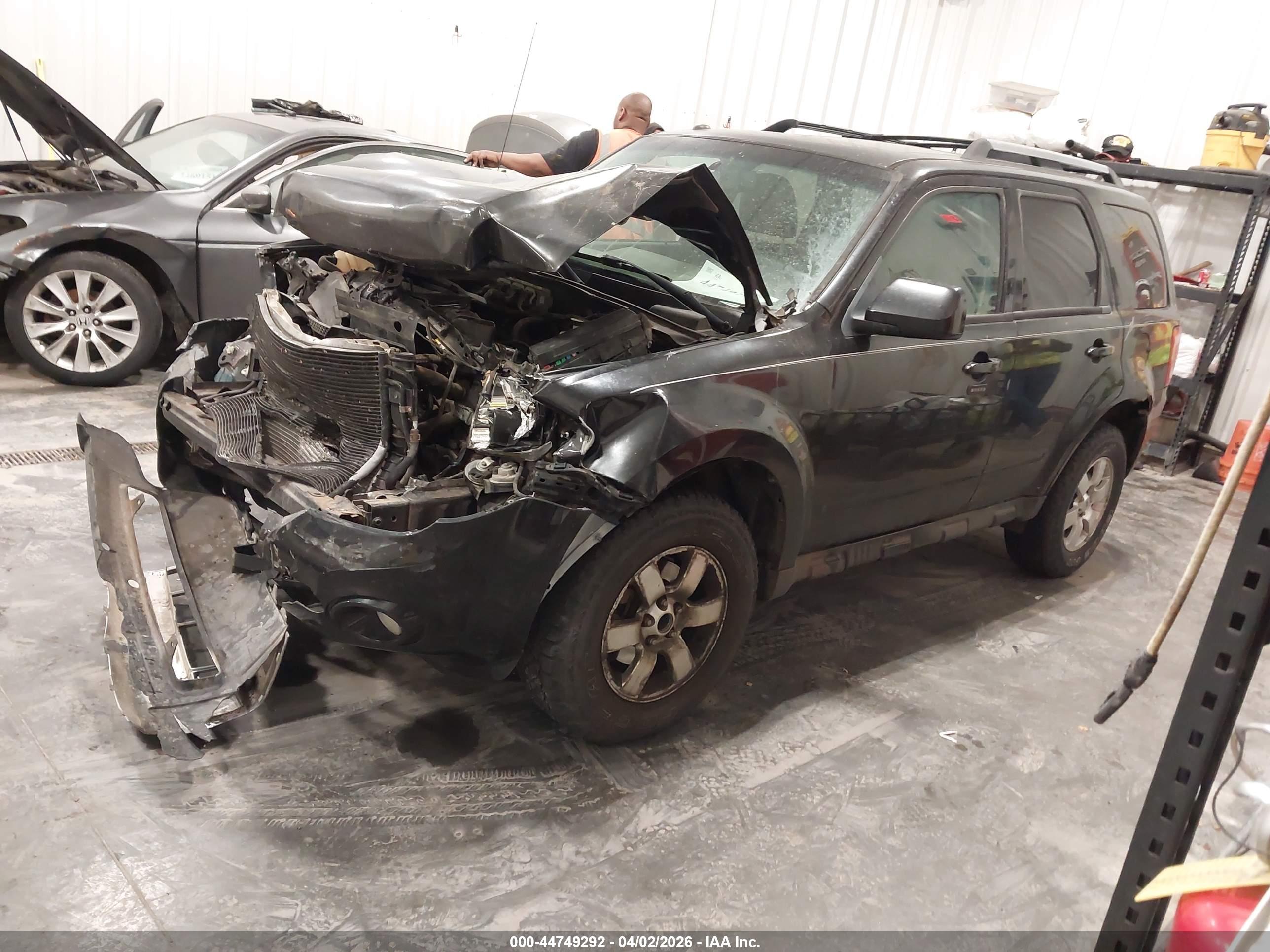 FORD ESCAPE image 2