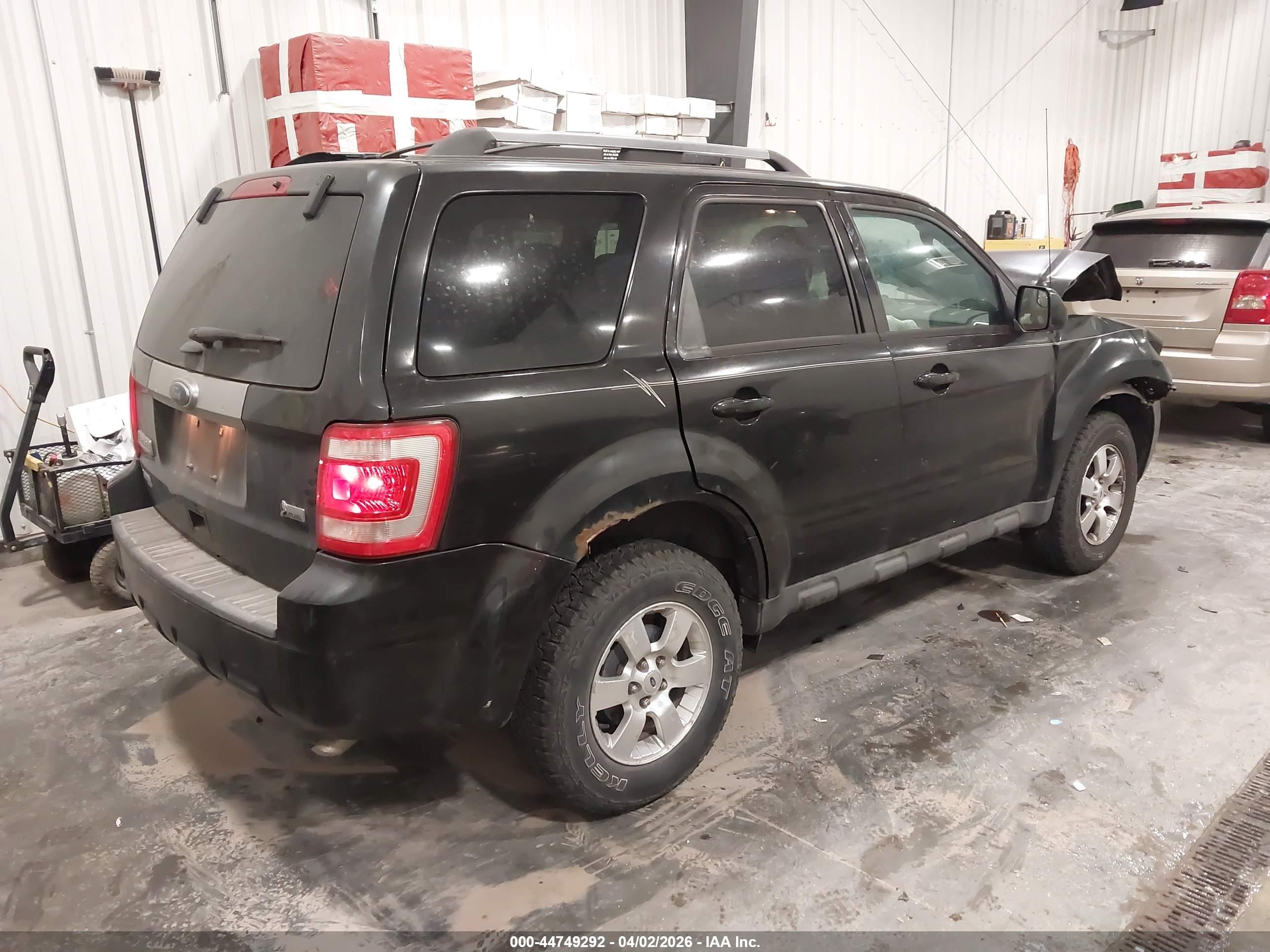 FORD ESCAPE image 4
