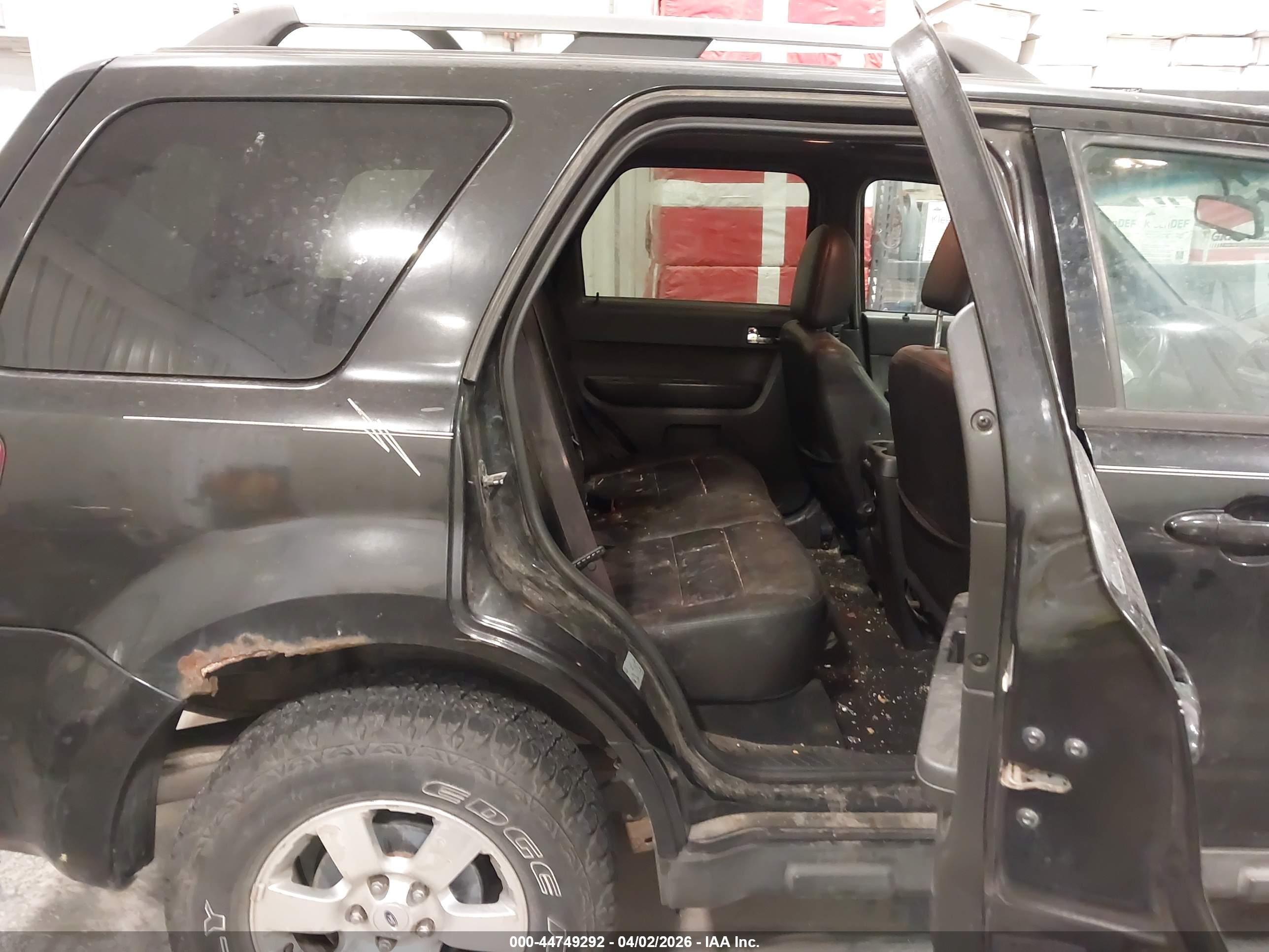 FORD ESCAPE image 8