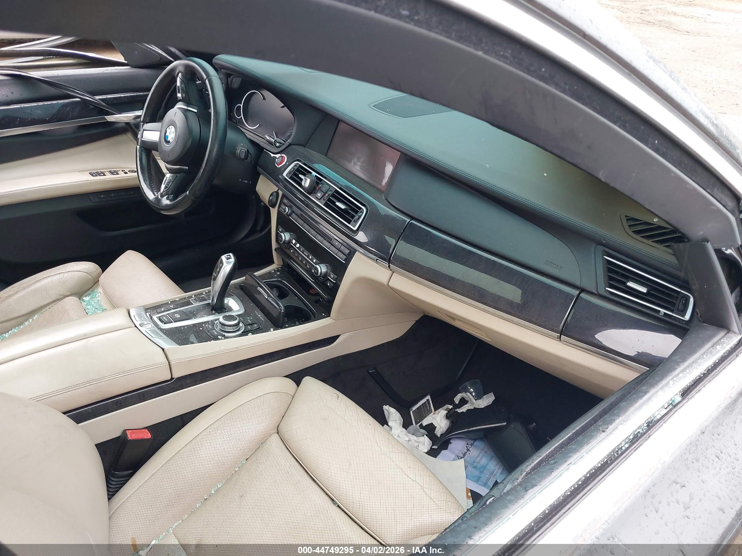 BMW 750I image 5