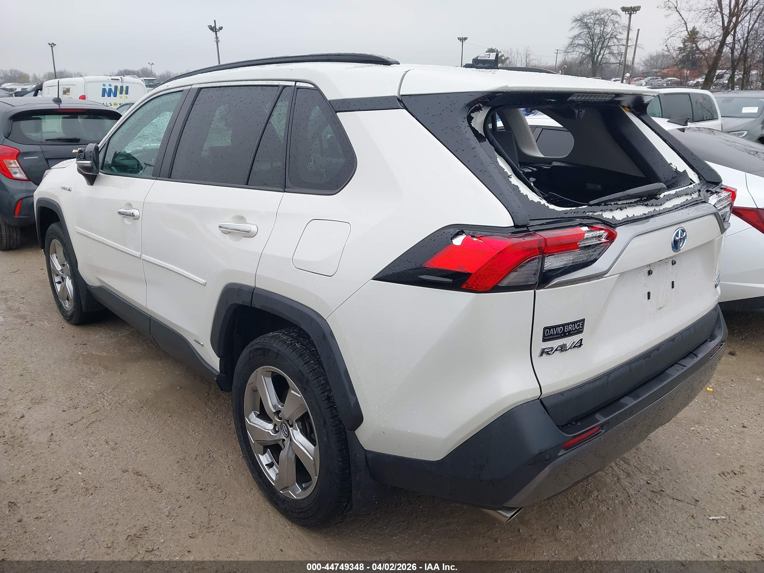 TOYOTA RAV4 image 3