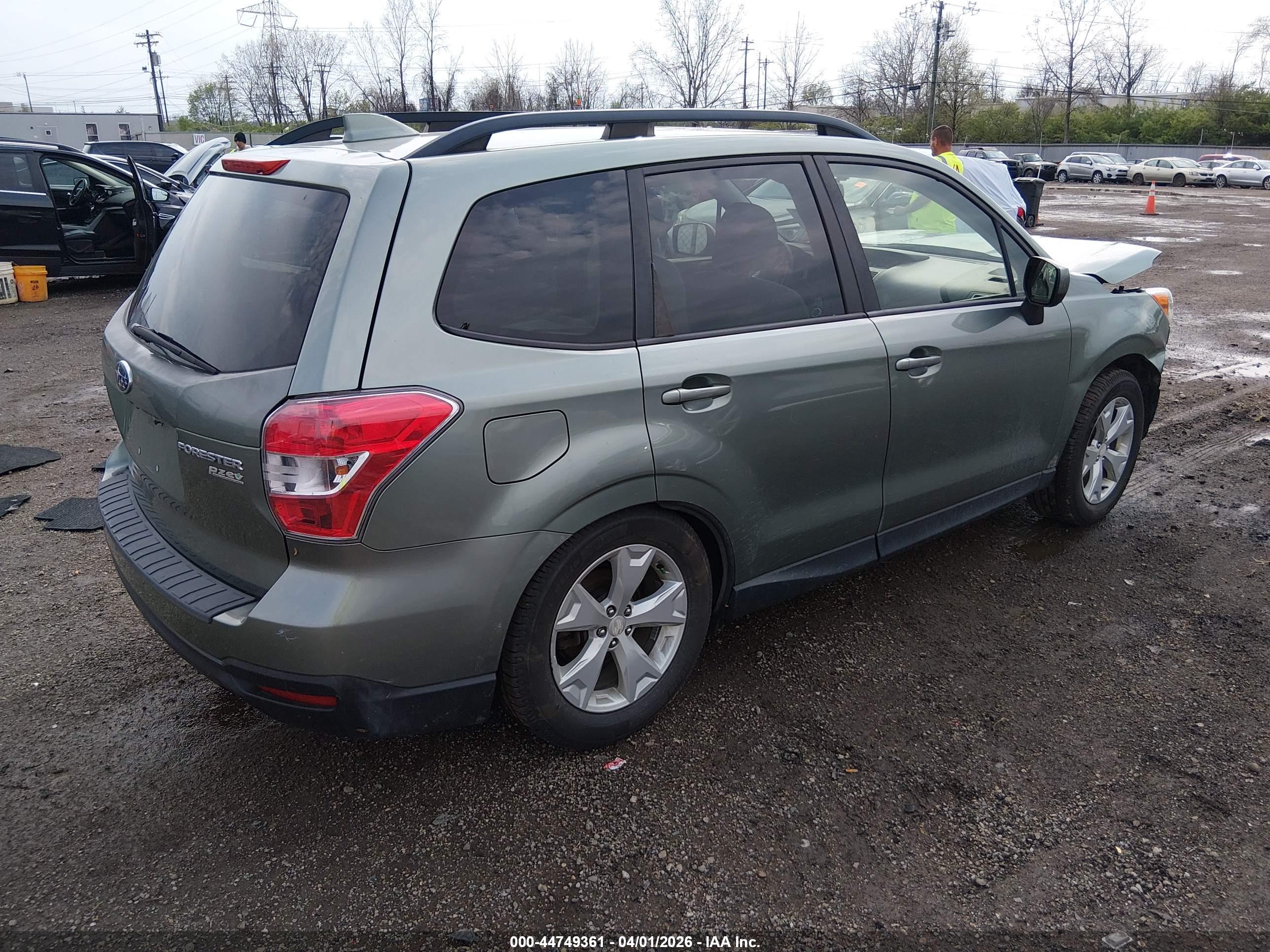 SUBARU FORESTER image 4