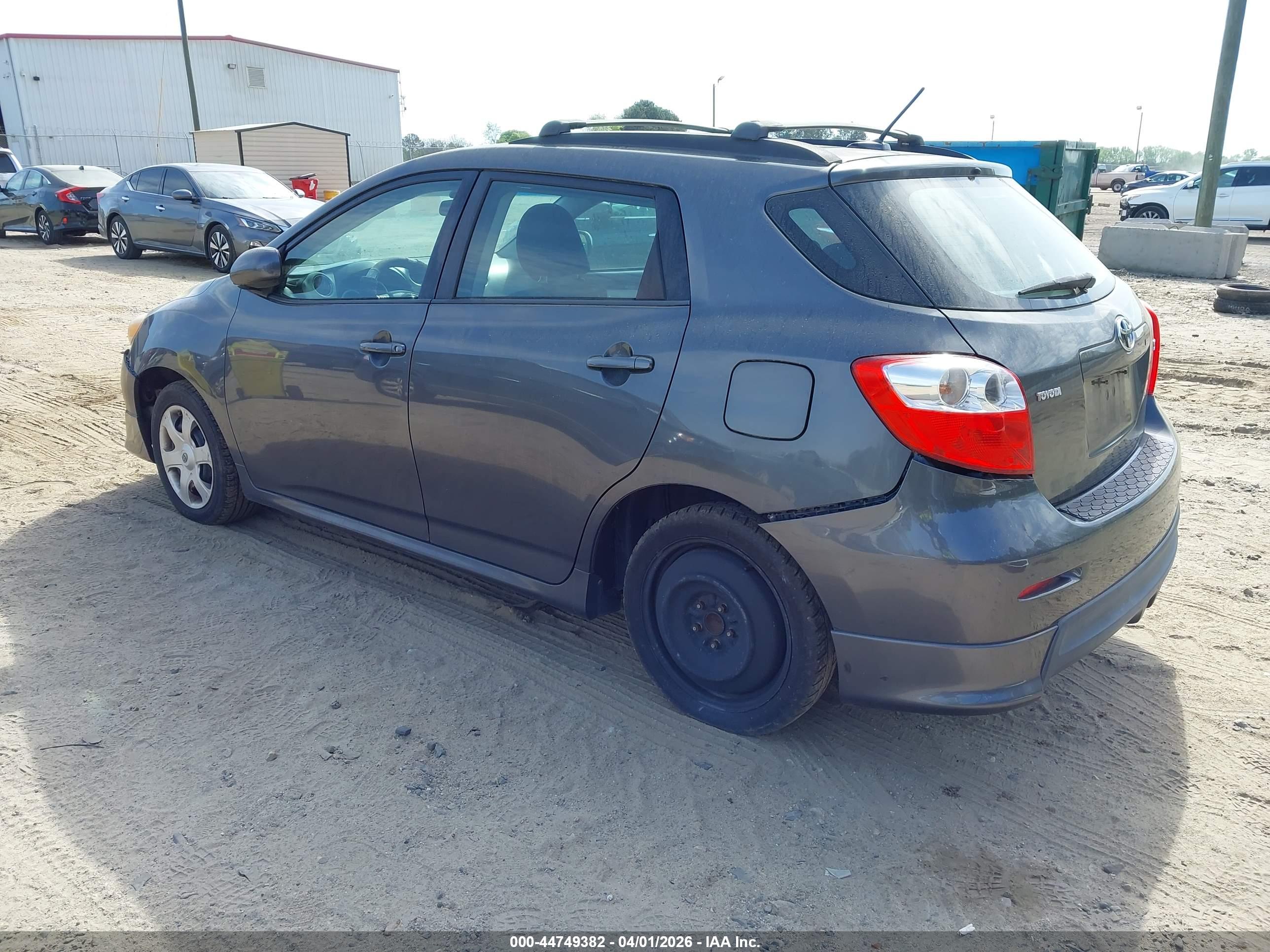 TOYOTA MATRIX image 3