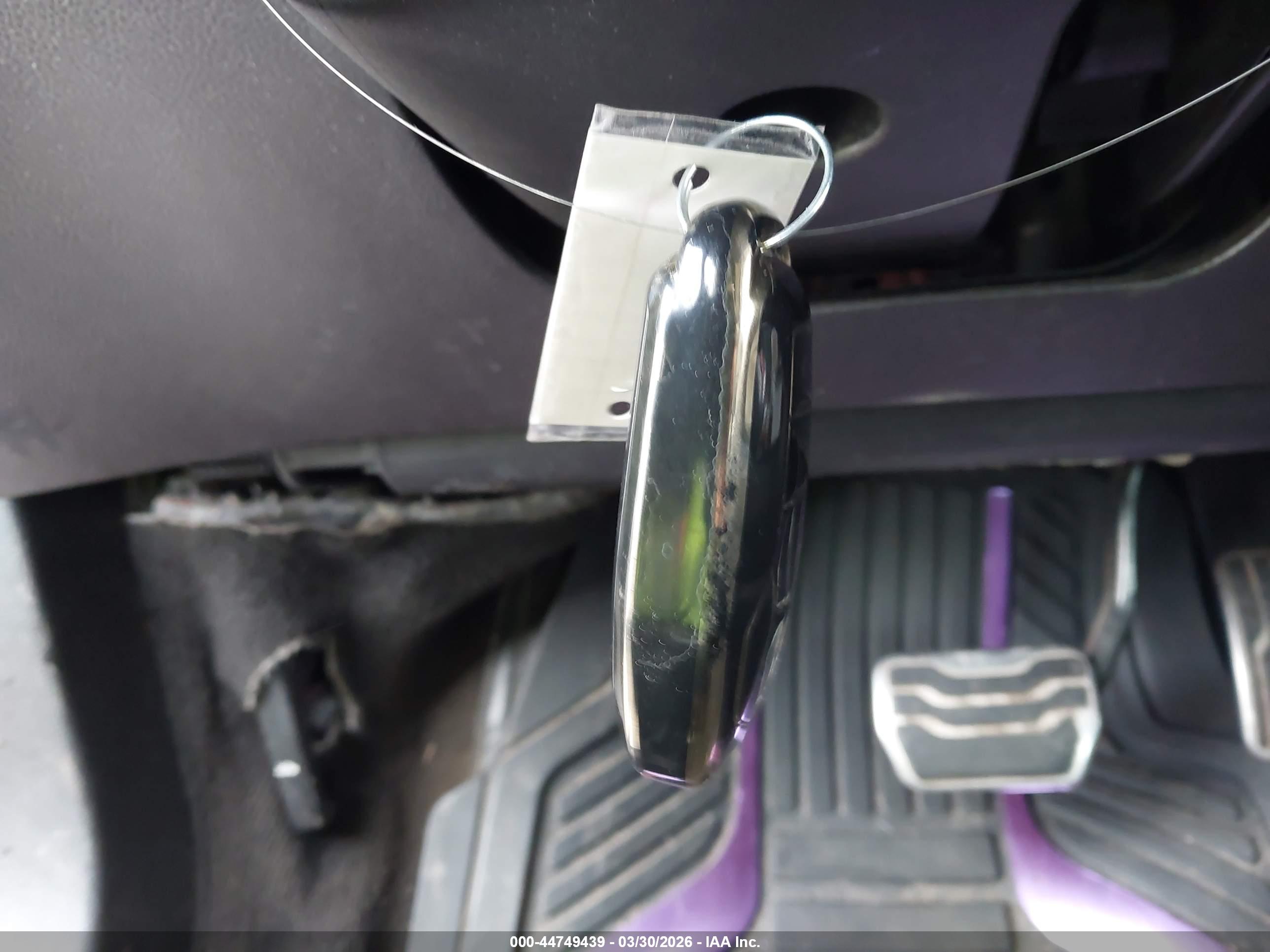FORD FUSION image 11