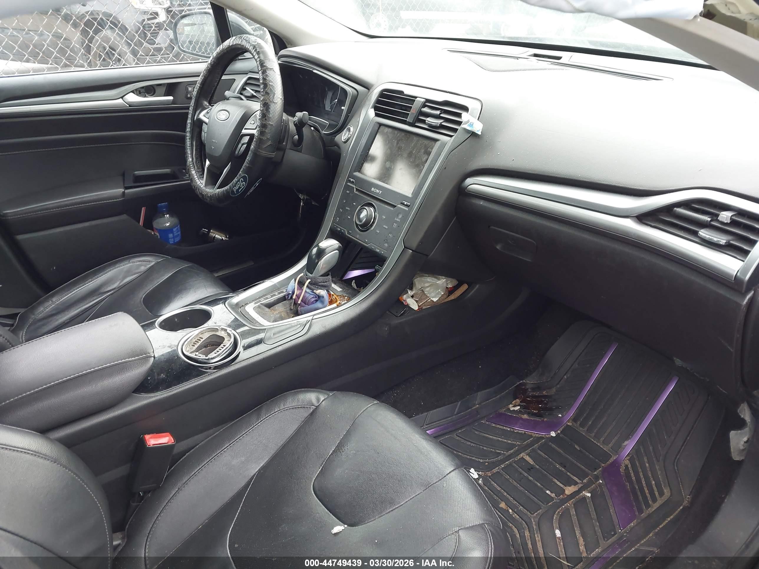 FORD FUSION image 5