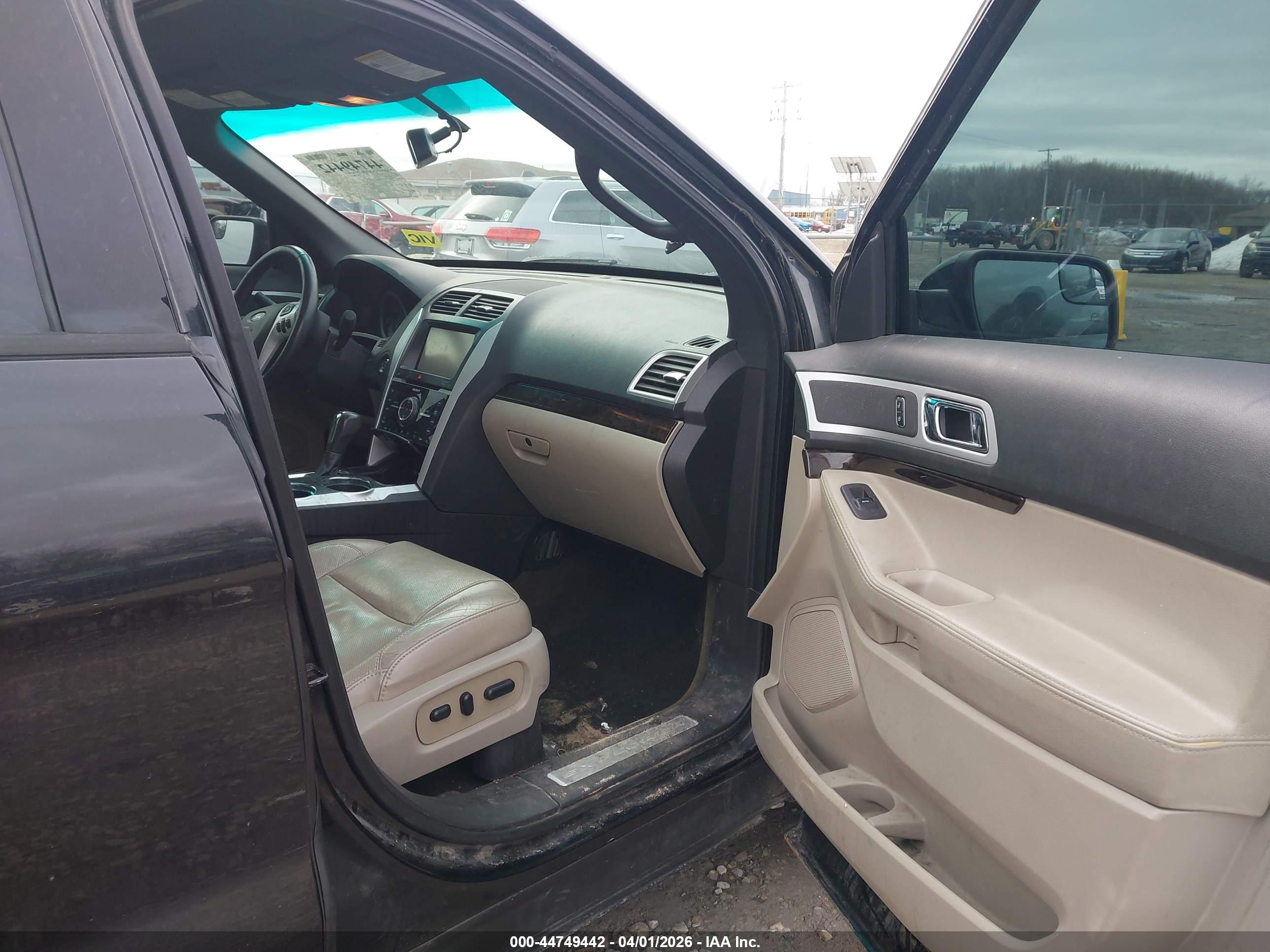 FORD EXPLORER image 5