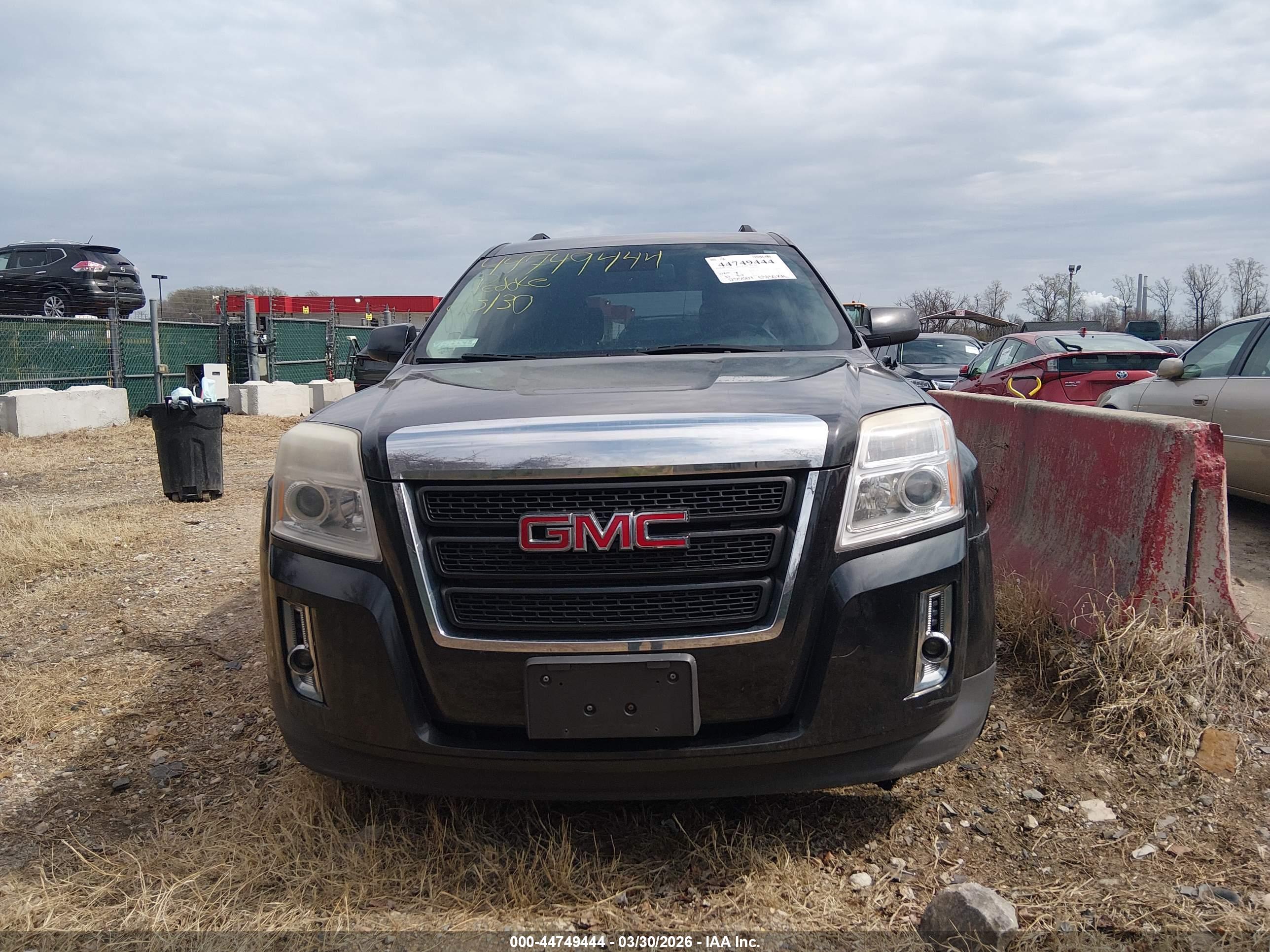 GMC TERRAIN image 6