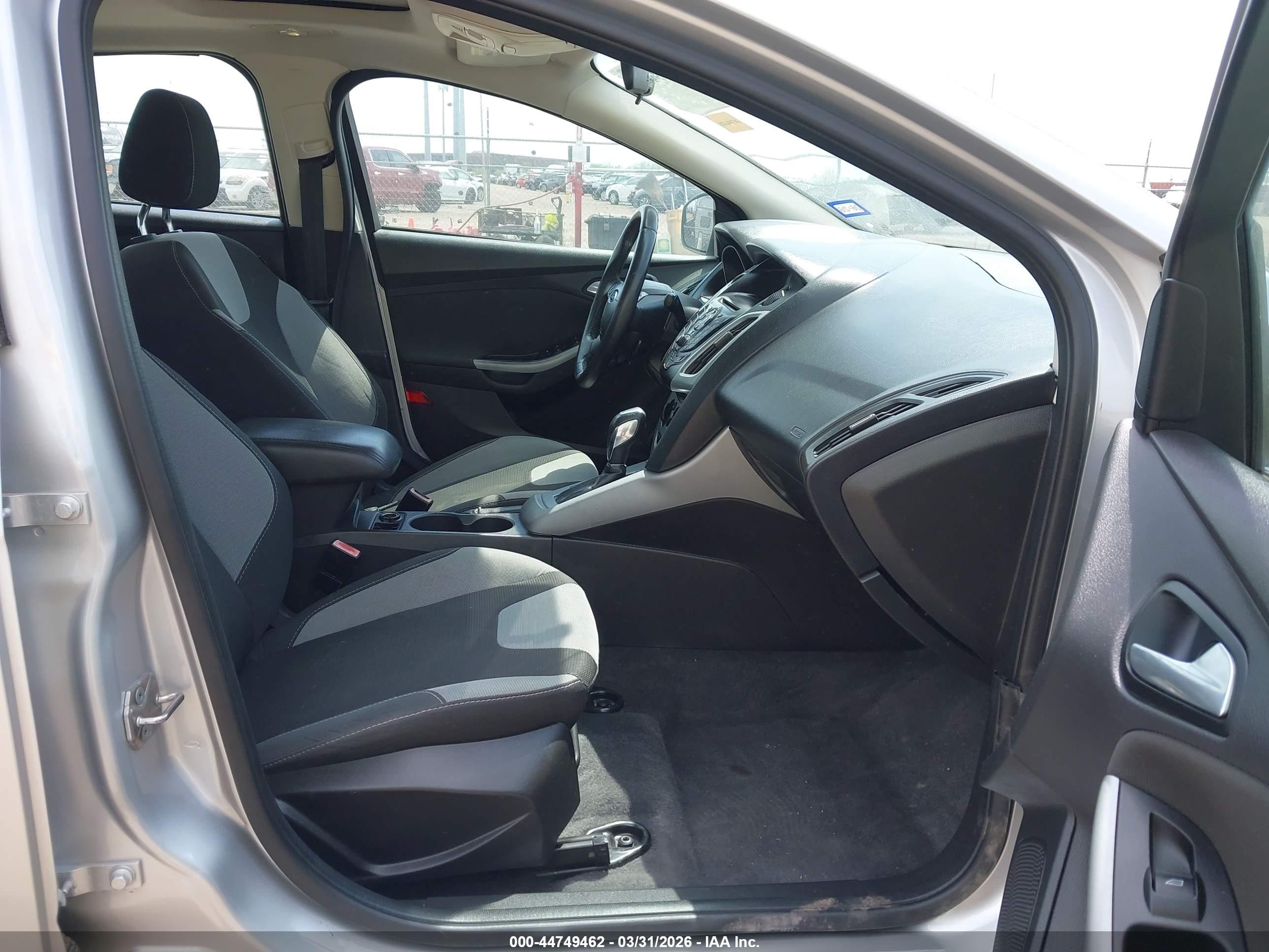 FORD FOCUS image 5