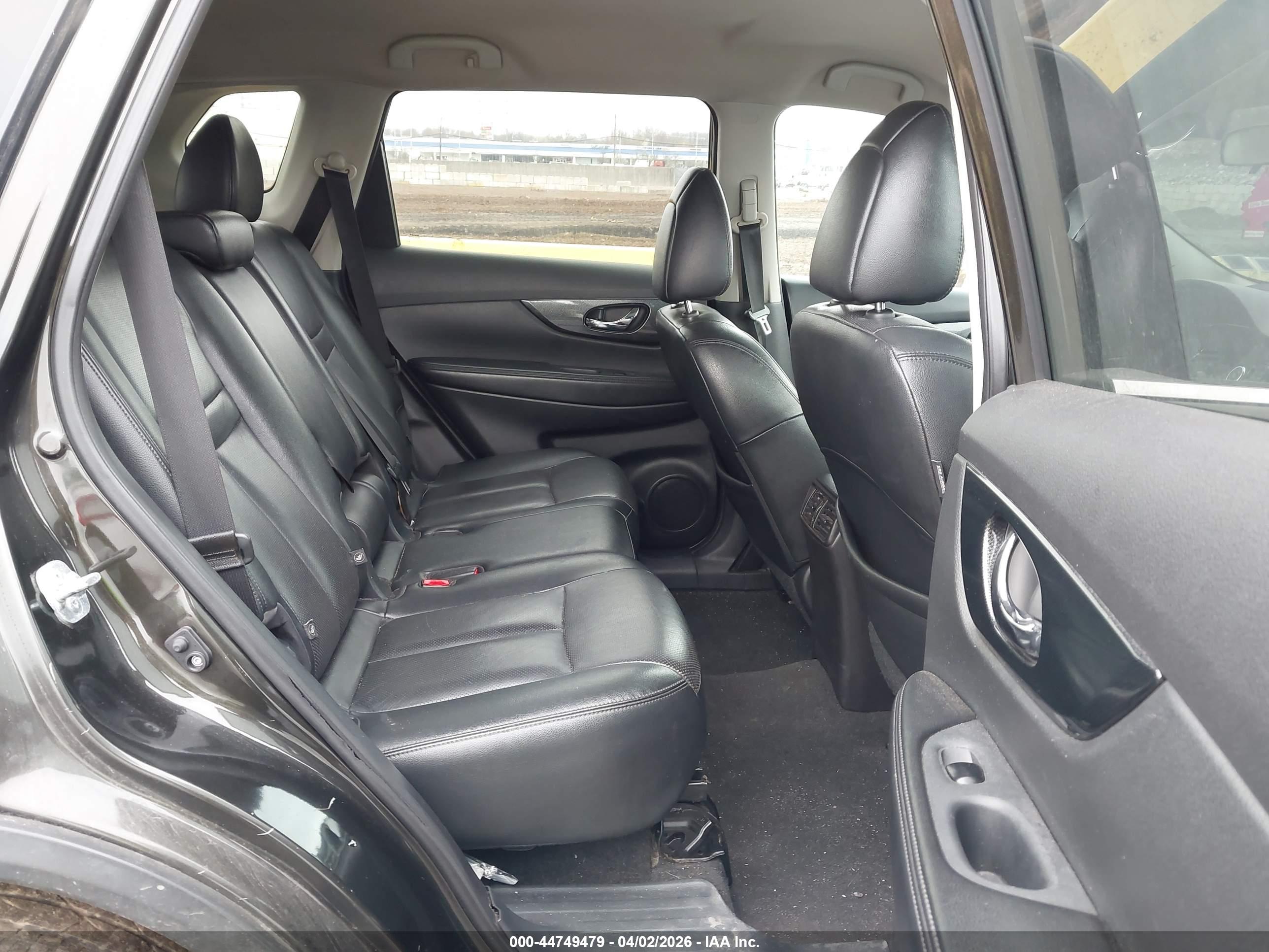 NISSAN ROGUE image 8