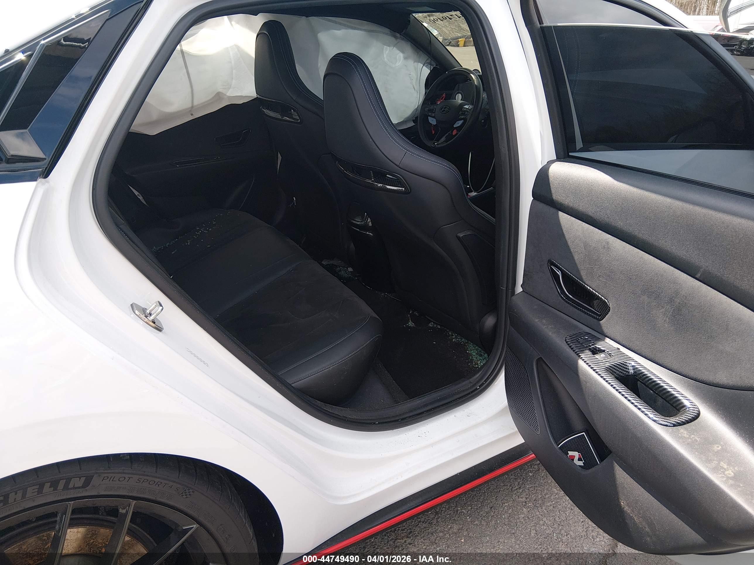 HYUNDAI ELANTRA image 8