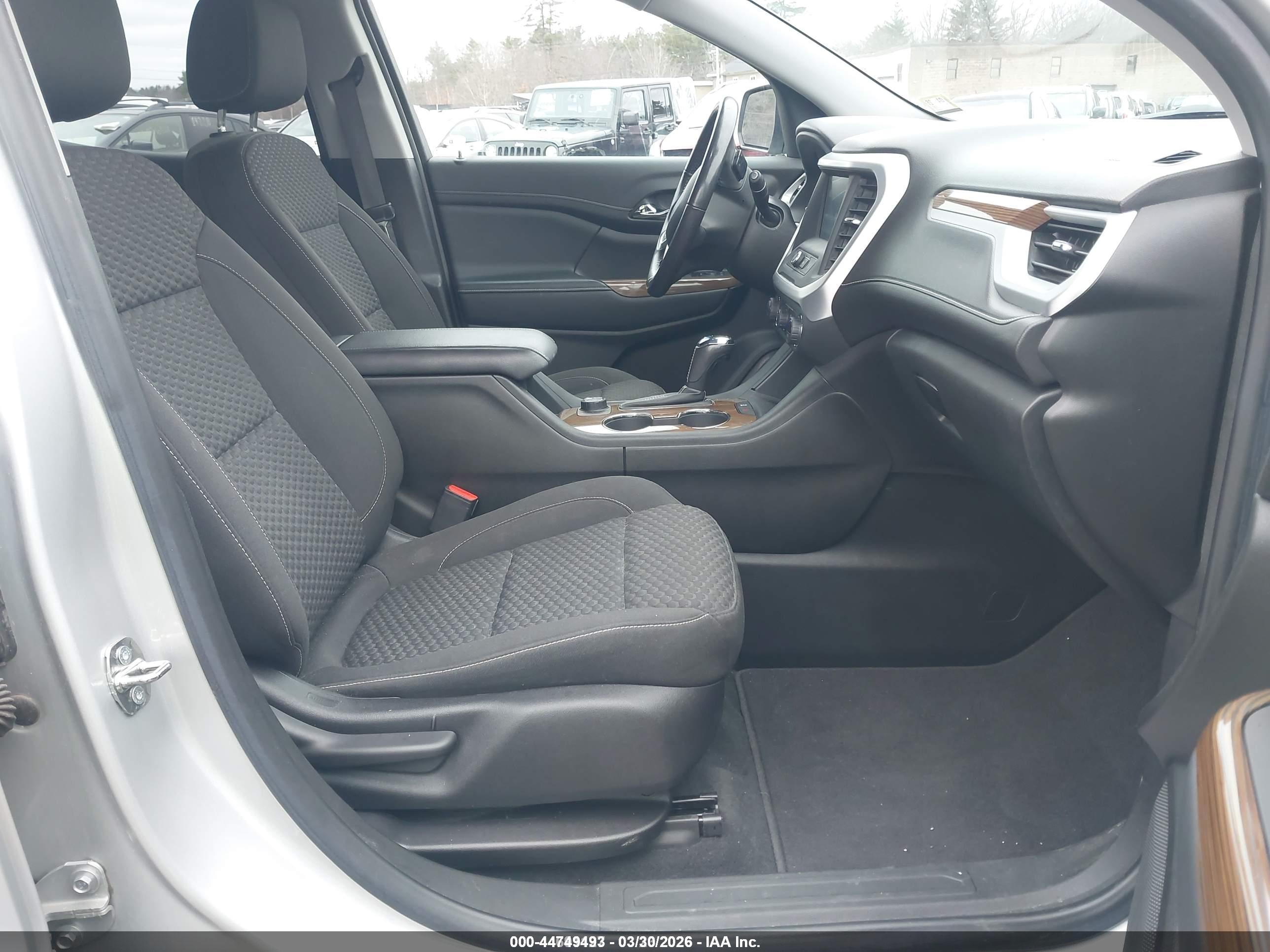 GMC ACADIA image 5