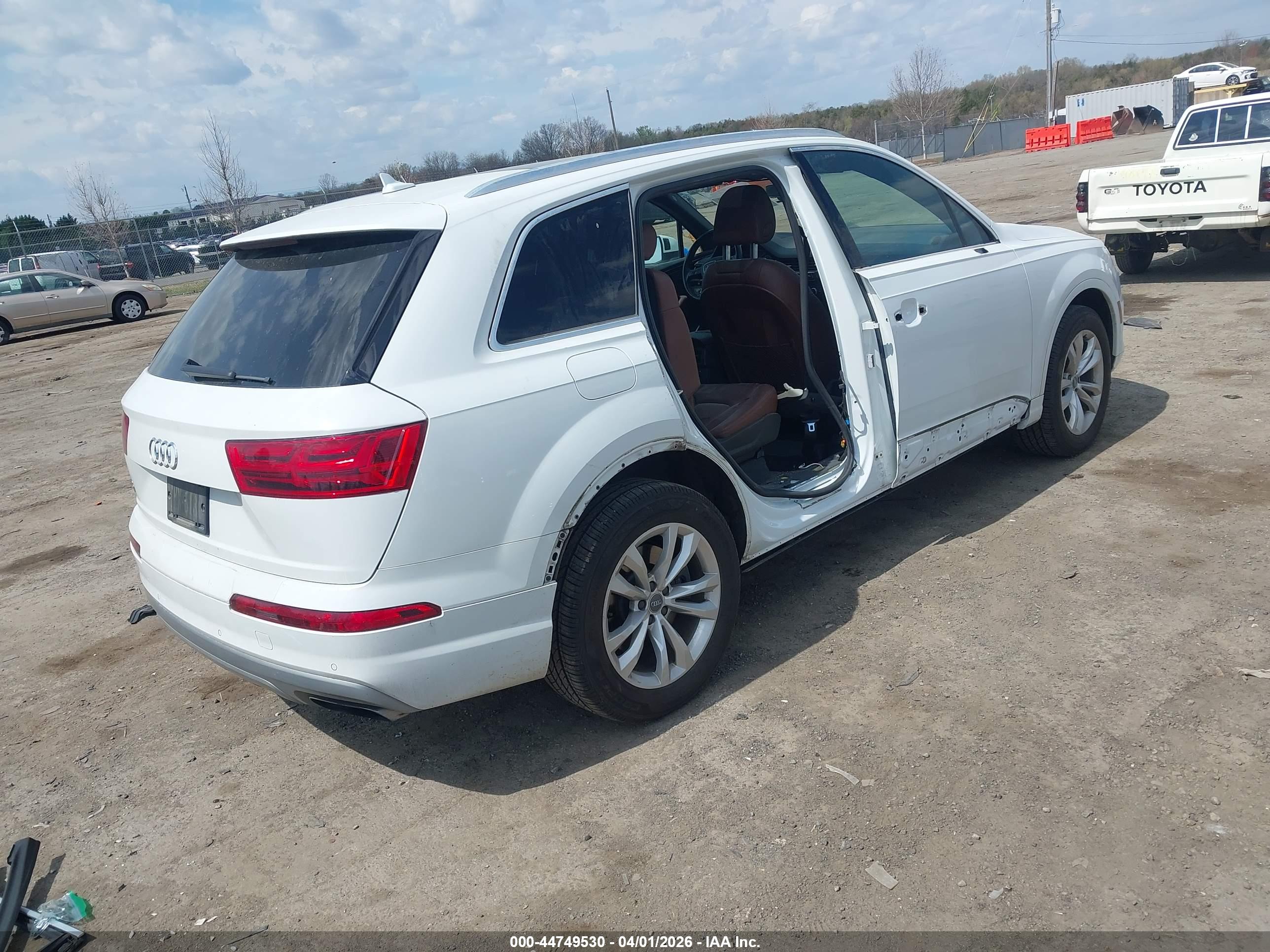 AUDI Q7 image 4