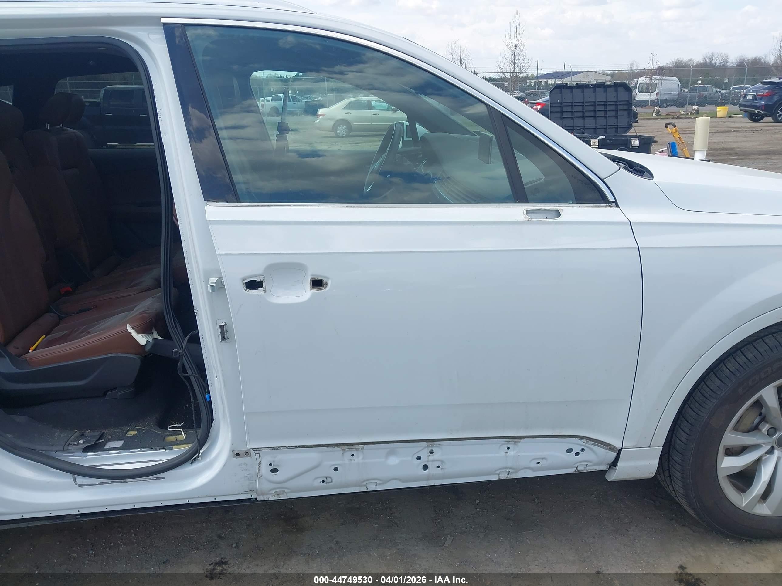 AUDI Q7 image 6