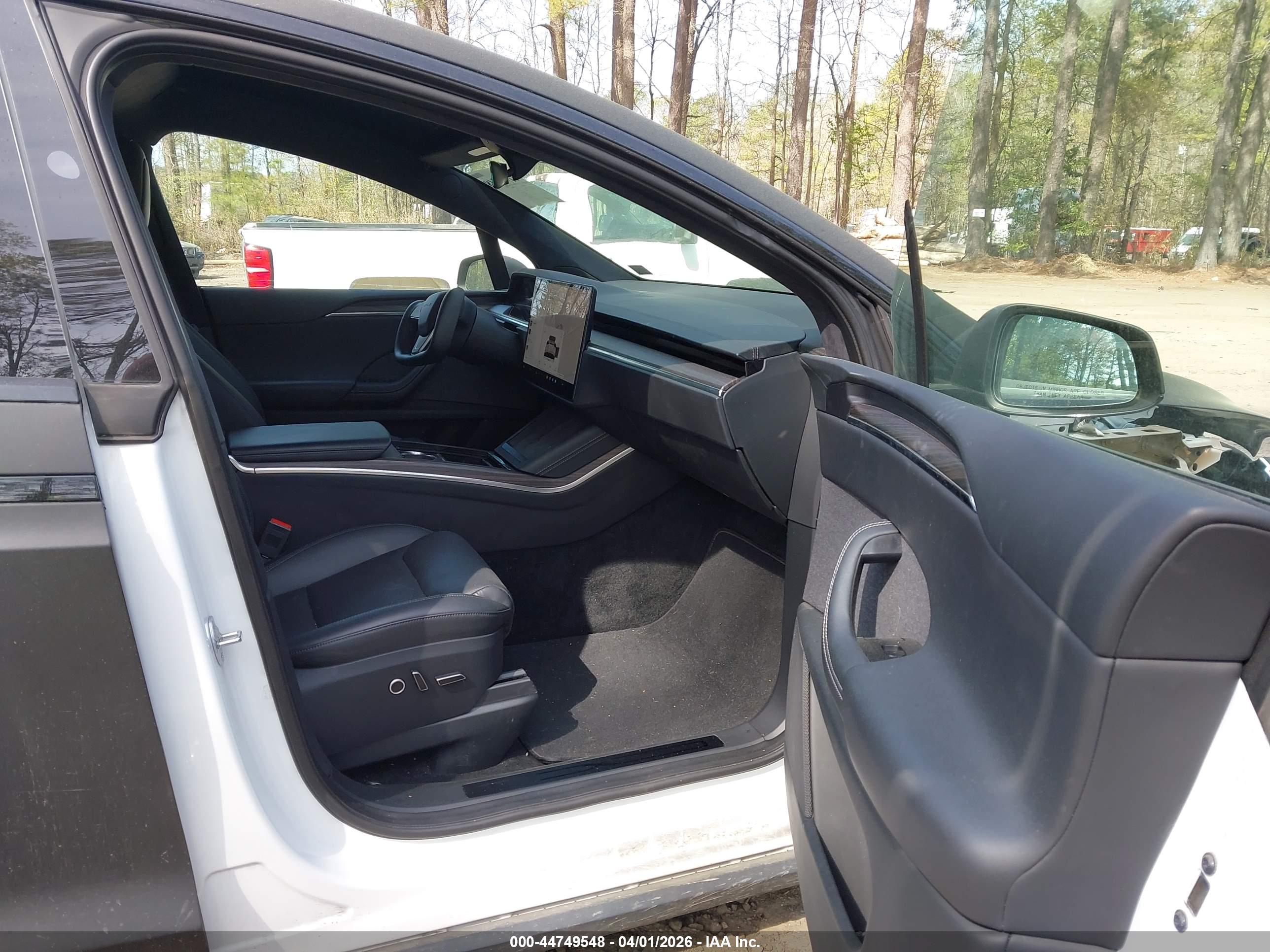 TESLA MODEL image 5