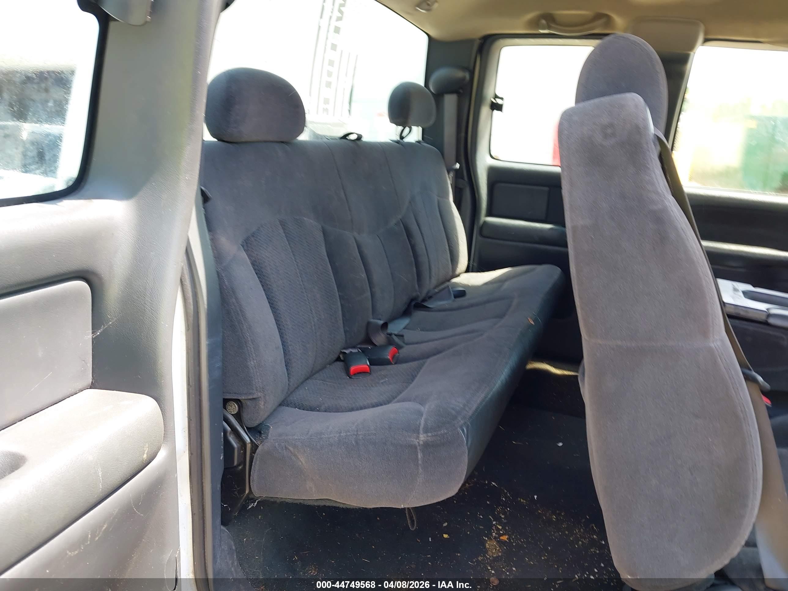 CHEVROLET SILVERADO image 8