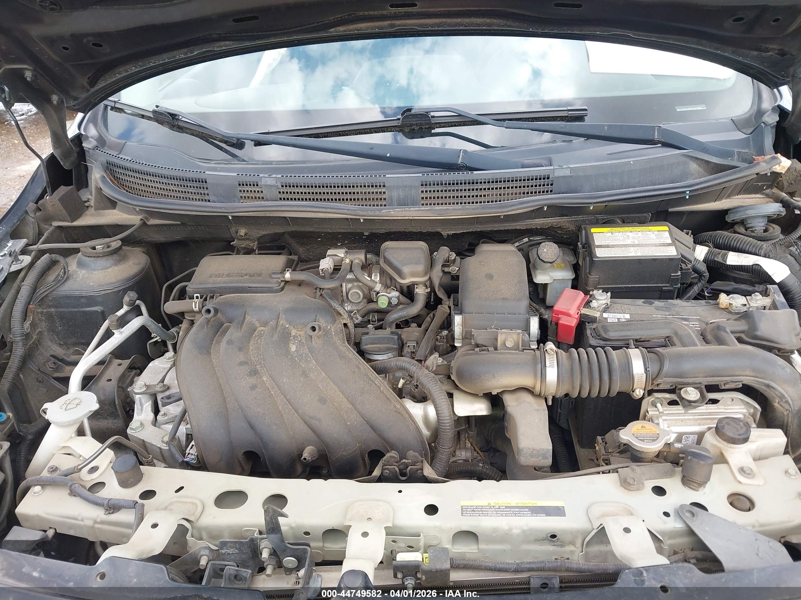 NISSAN VERSA image 10