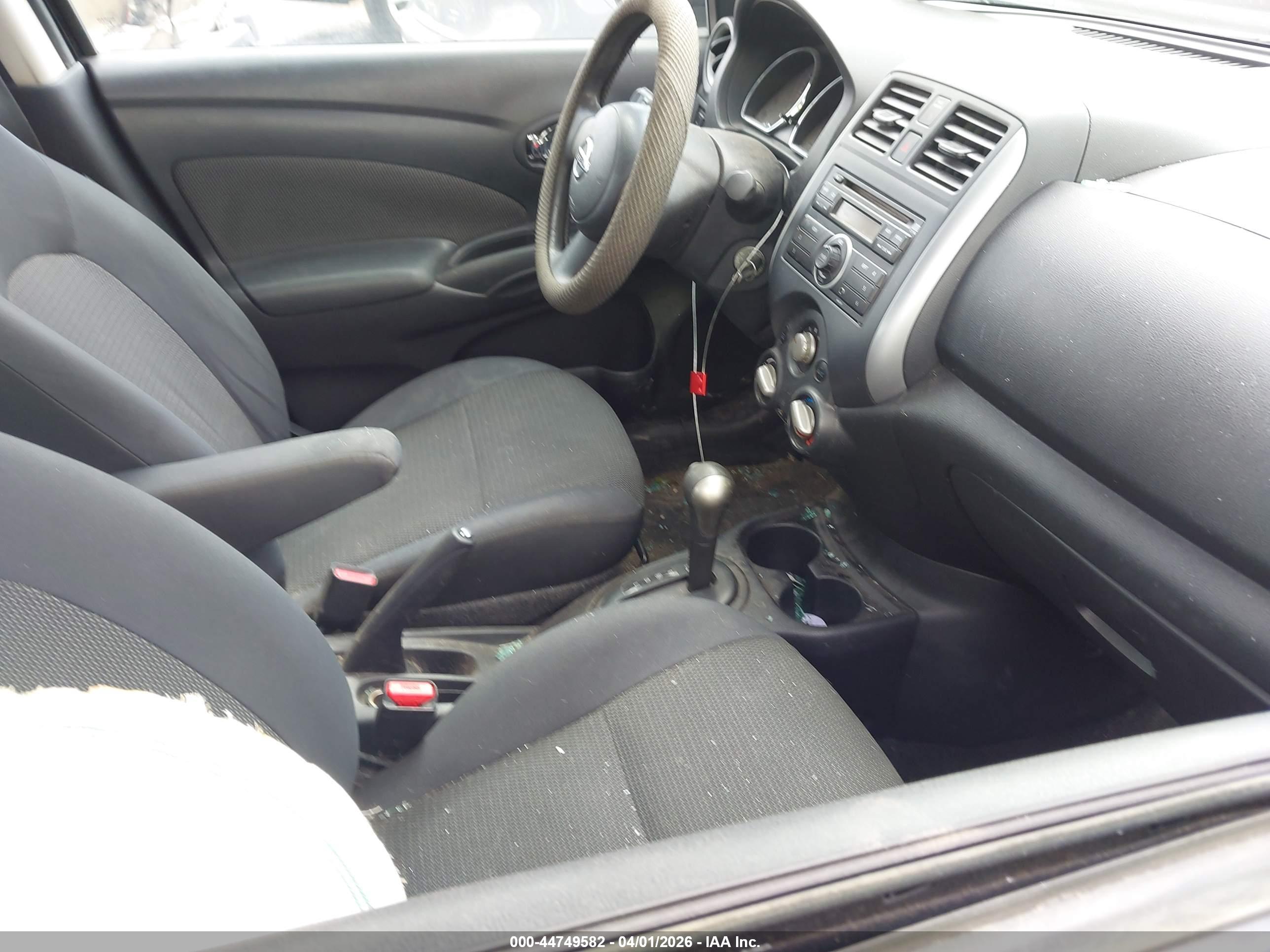 NISSAN VERSA image 5