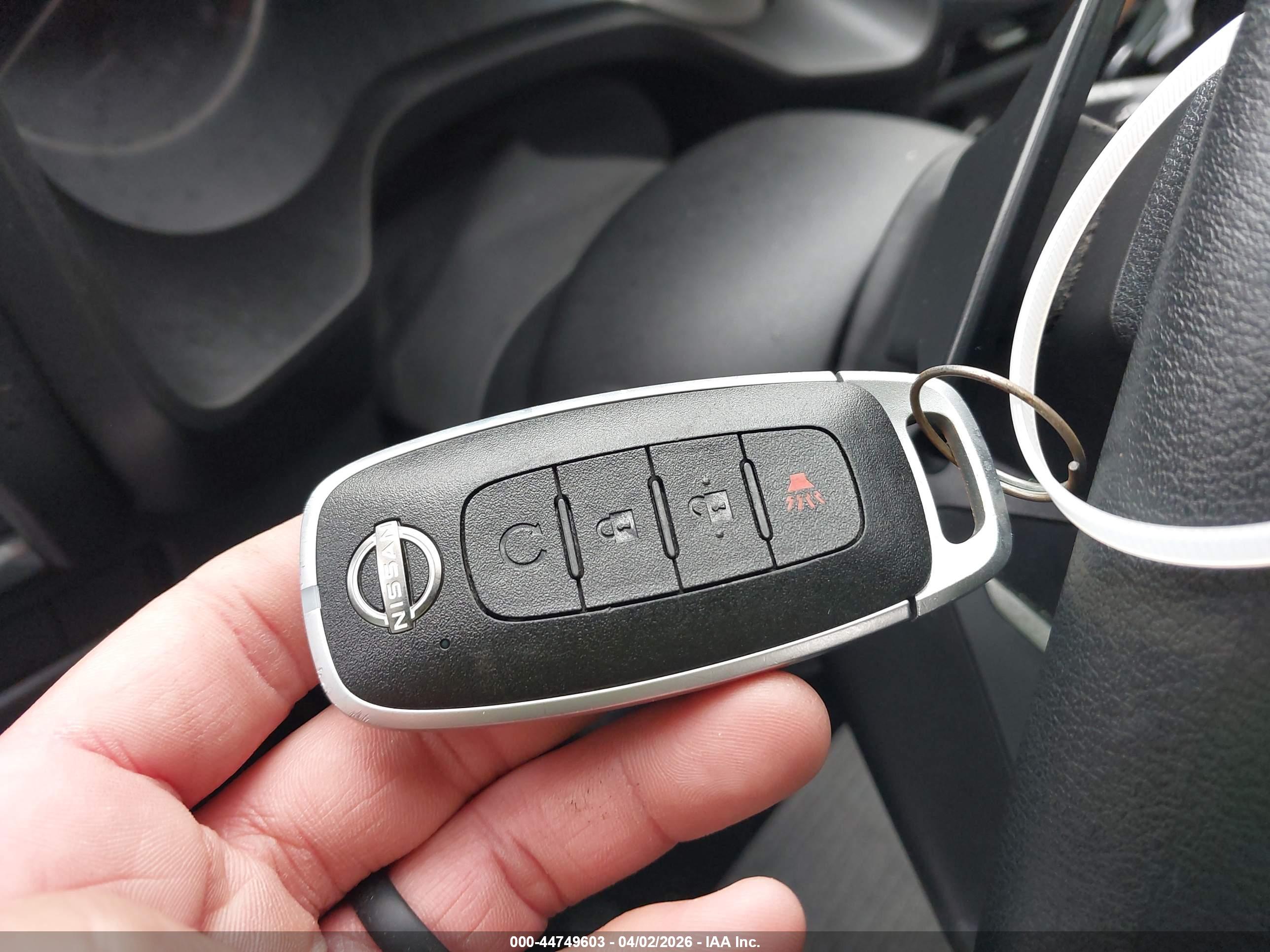 NISSAN ROGUE image 11