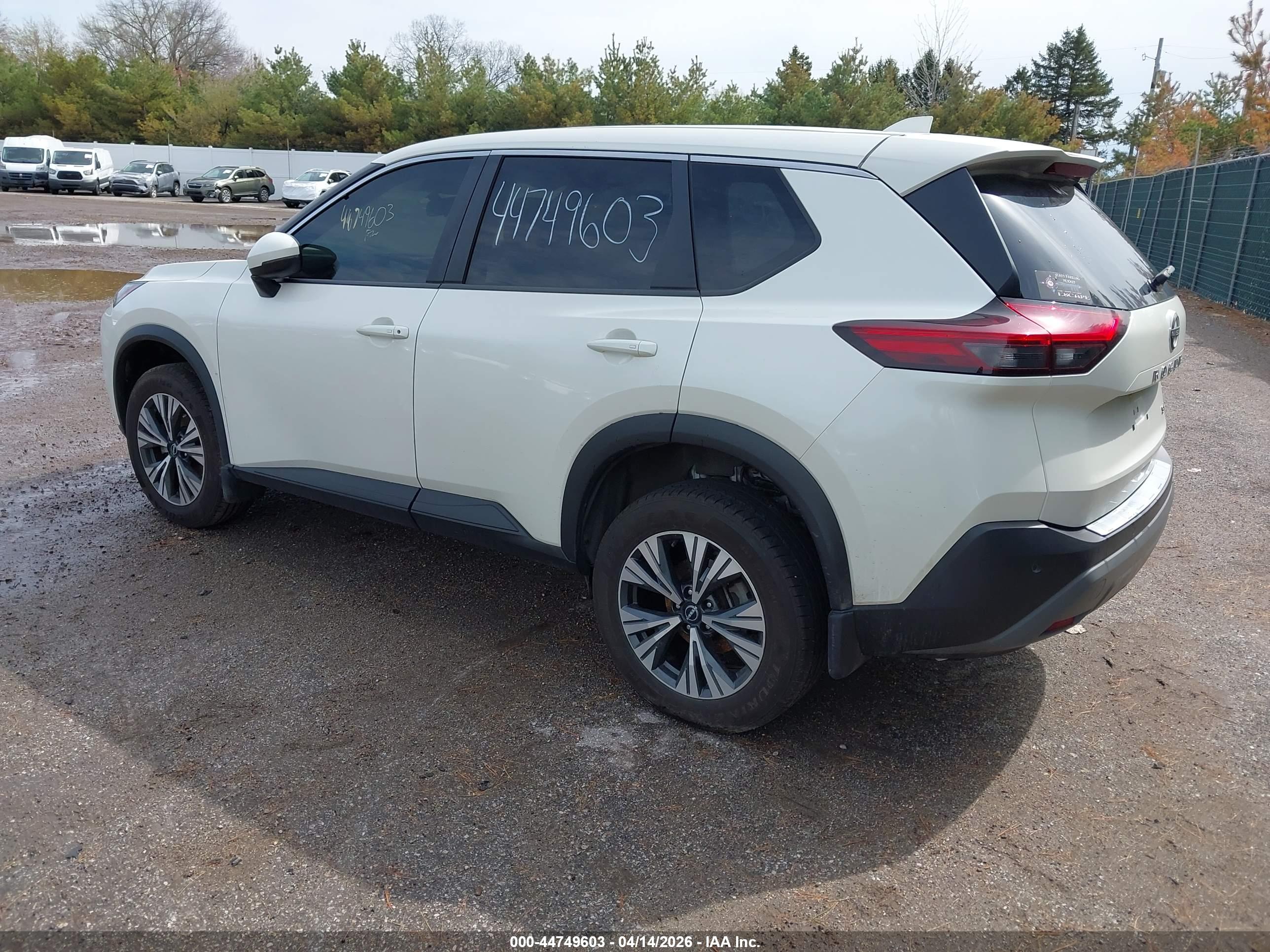NISSAN ROGUE image 3