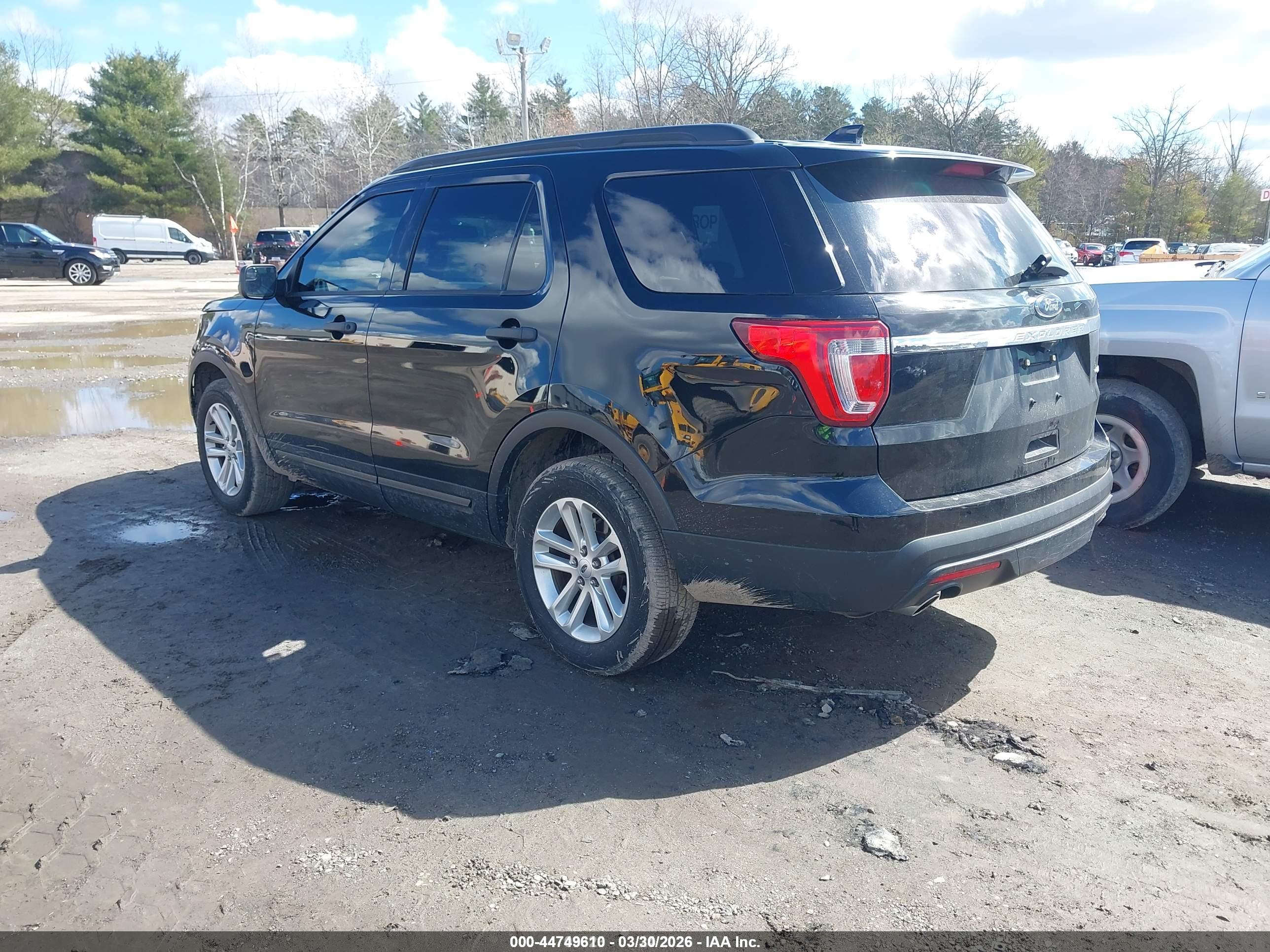 FORD EXPLORER image 3