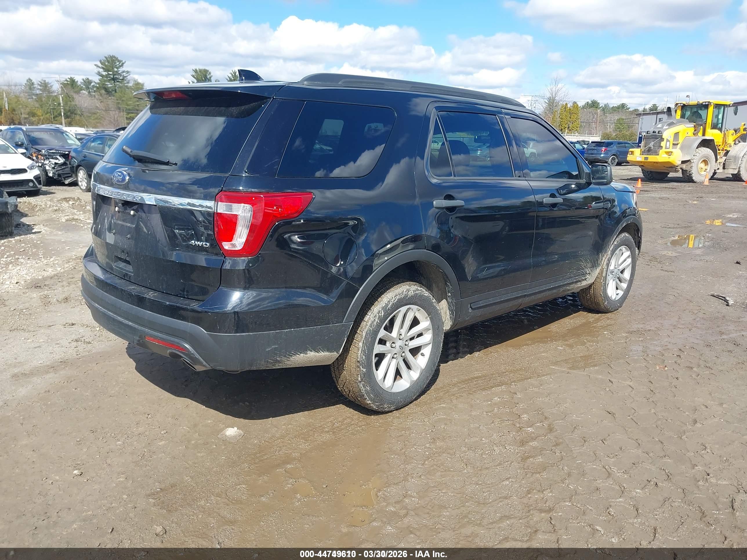 FORD EXPLORER image 4