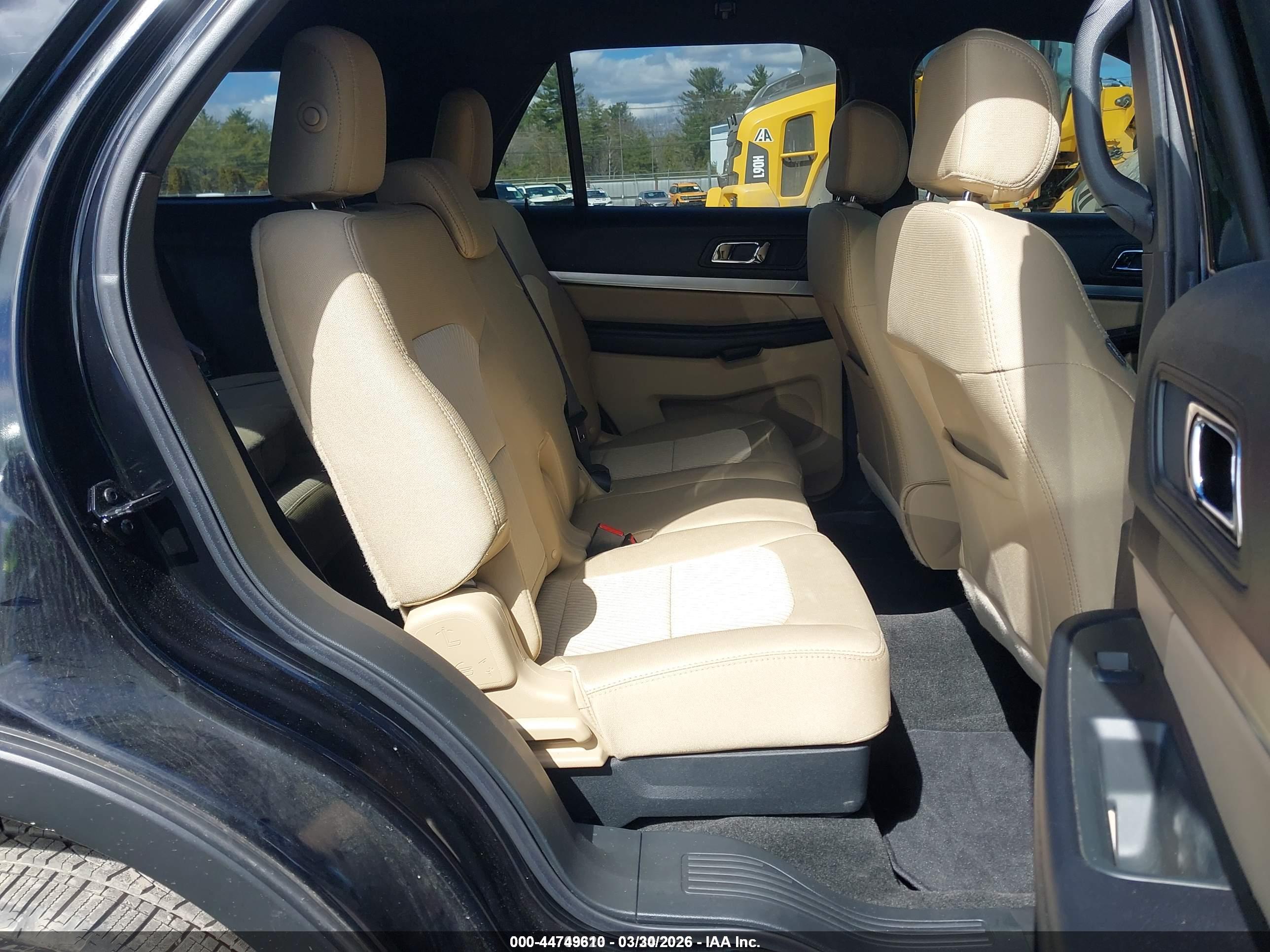 FORD EXPLORER image 8